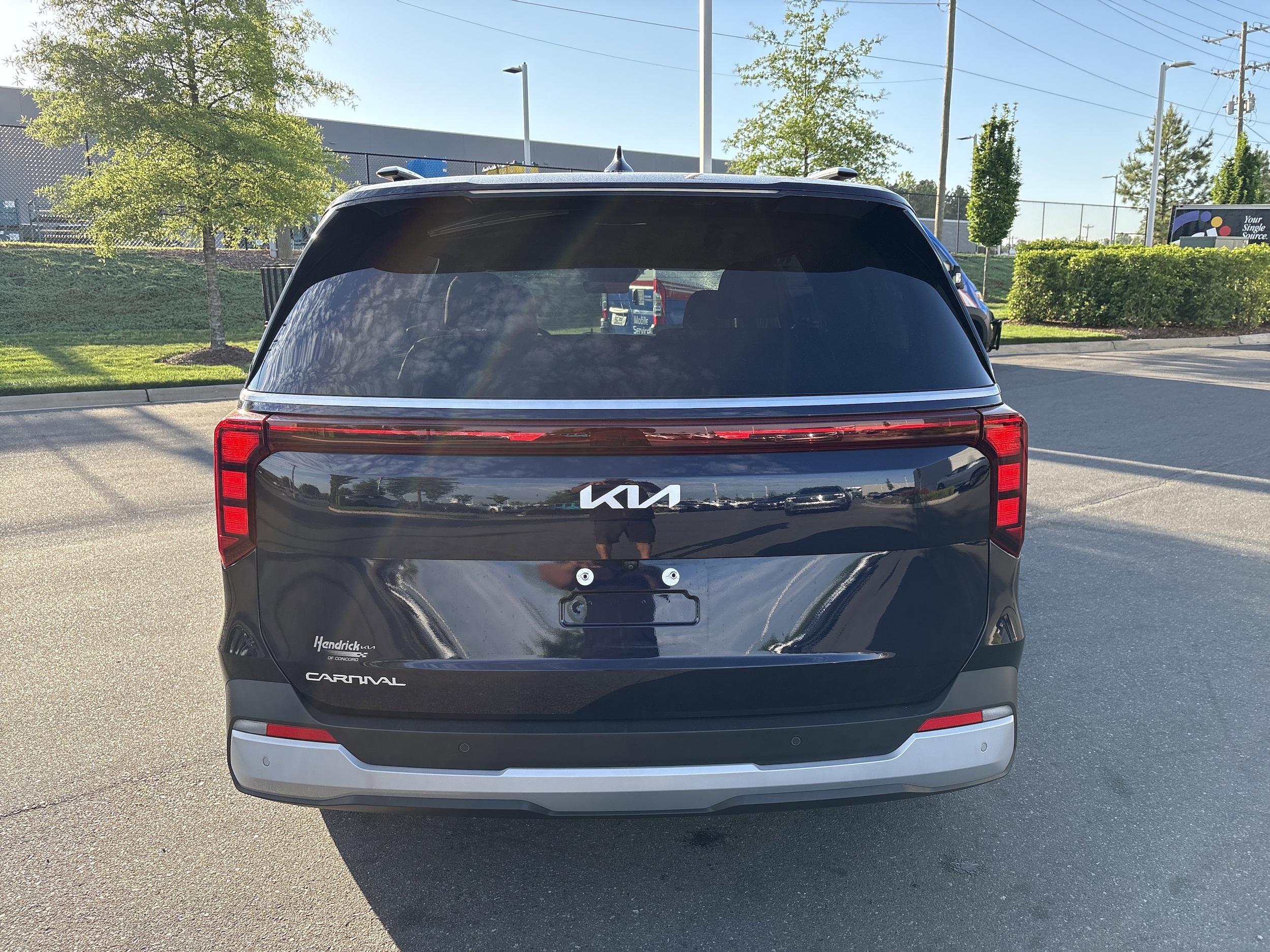 2025 Kia Carnival EX photo 3