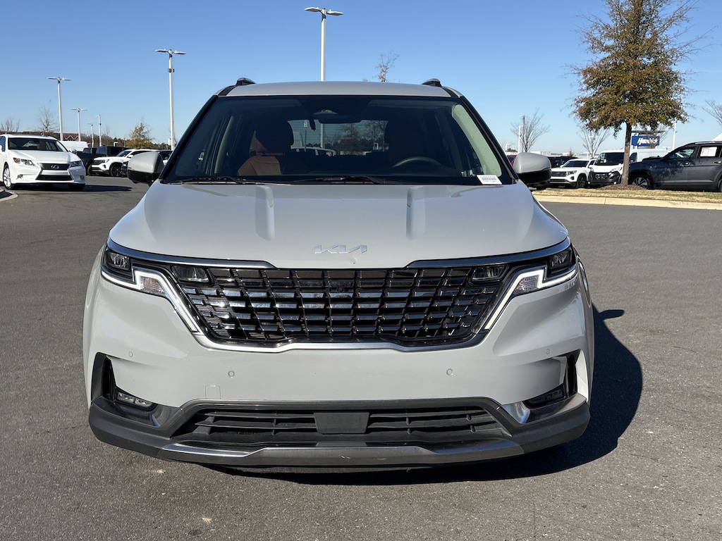 Certified 2024 Kia Carnival SX Minivan