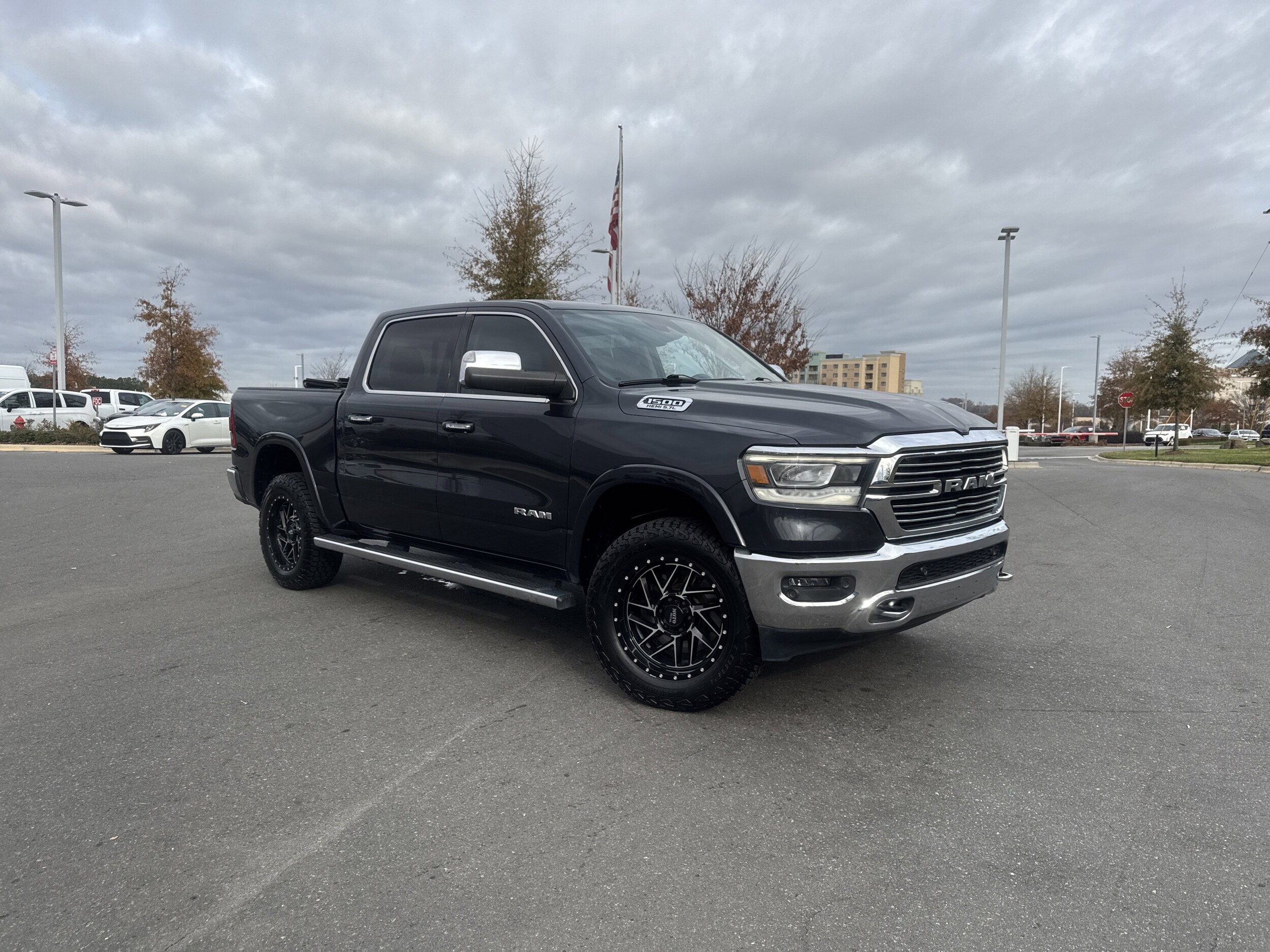 2019 Ram 1500 Laramie photo 2