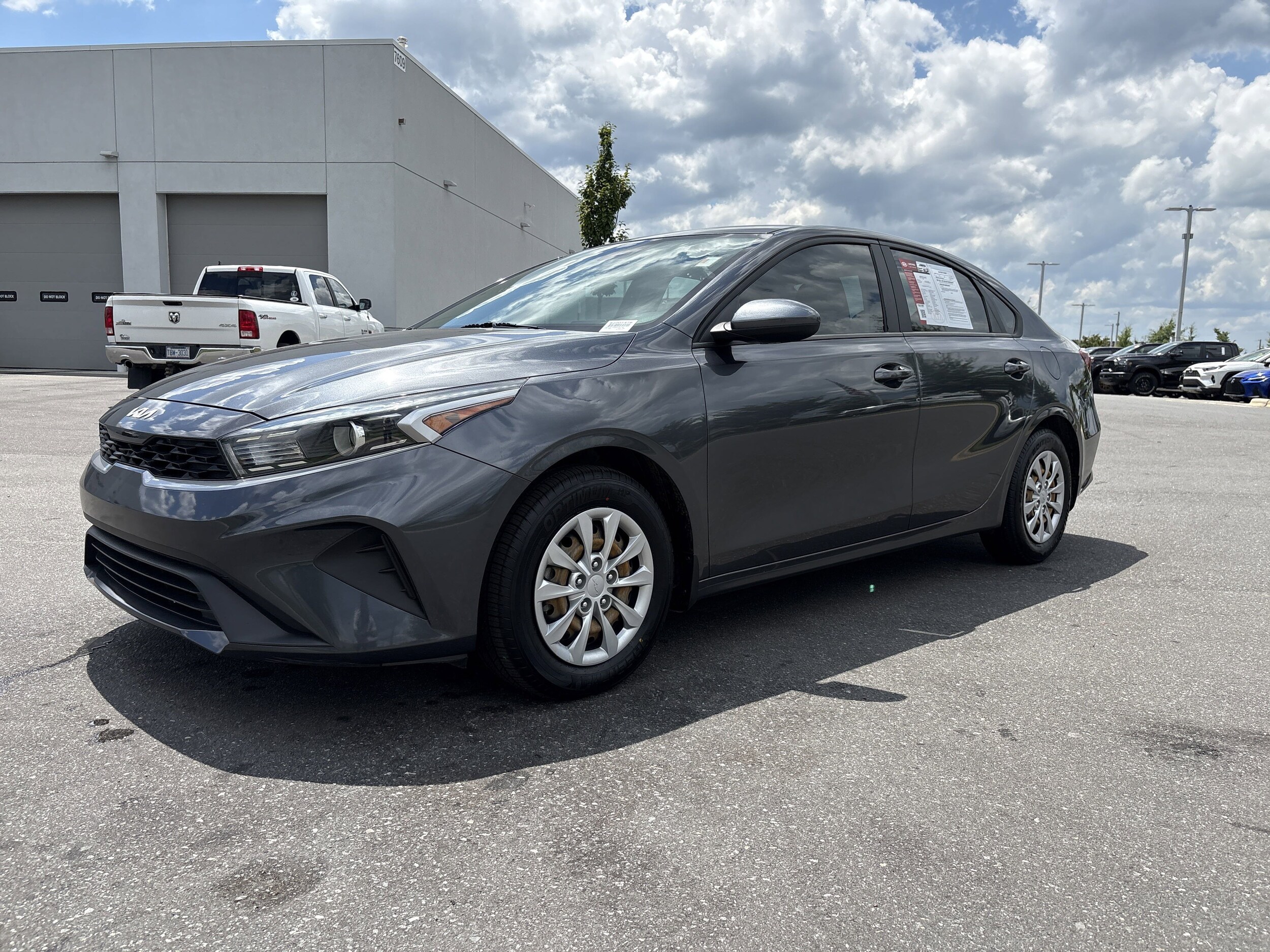 2022 Kia Forte FE photo 3