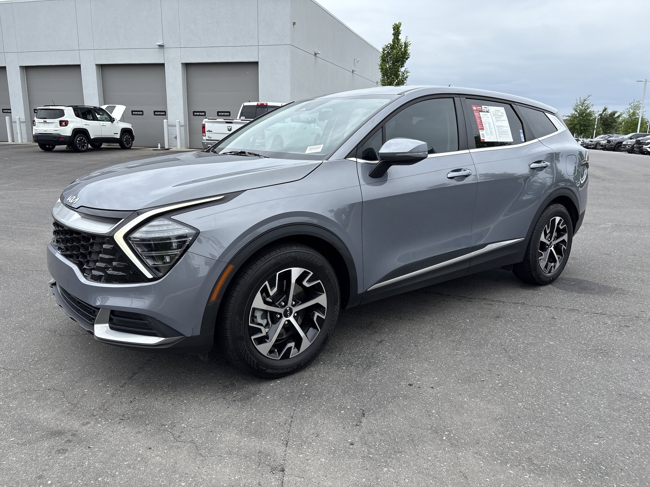 2024 Kia Sportage EX photo 4
