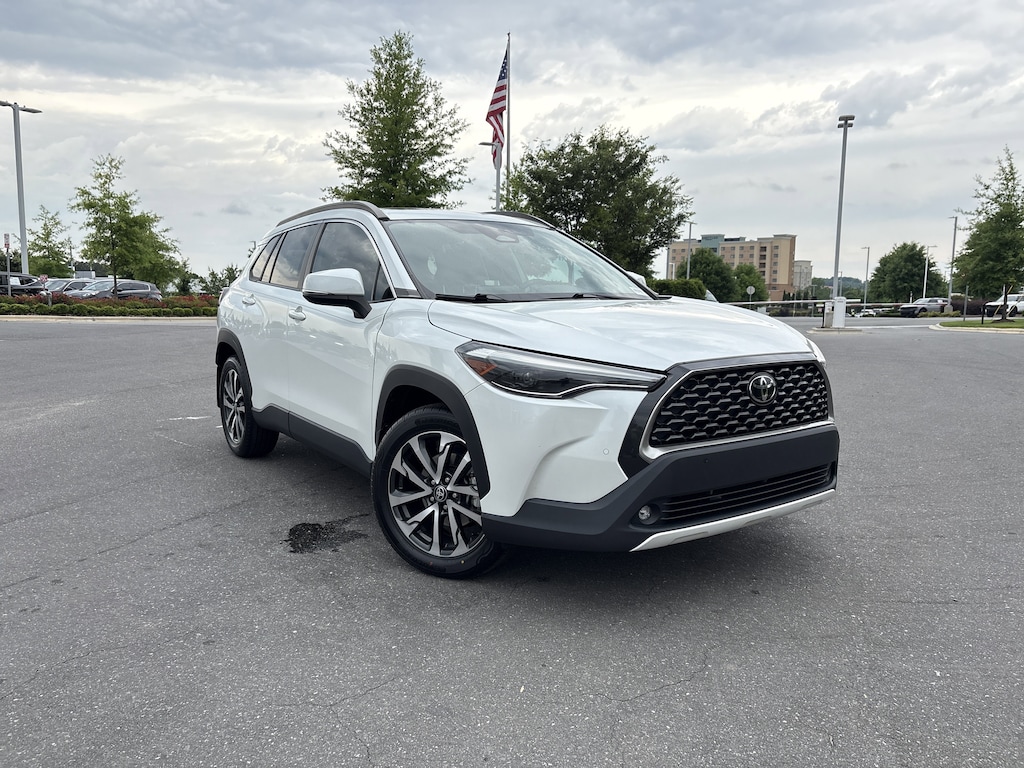 Used 2023 Toyota Corolla Cross XLE SUV