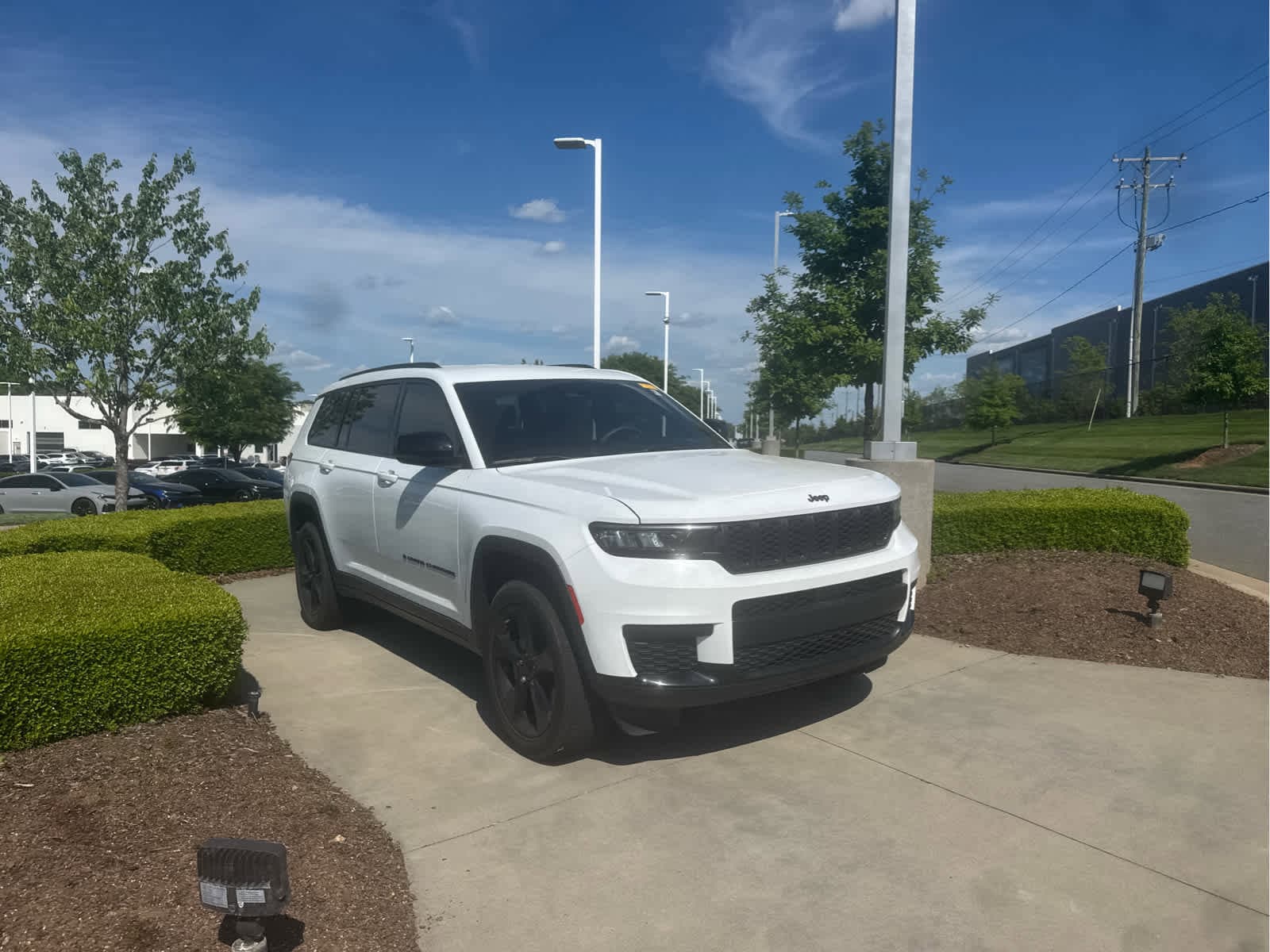 2023 Jeep Grand Cherokee L Altitude photo 4