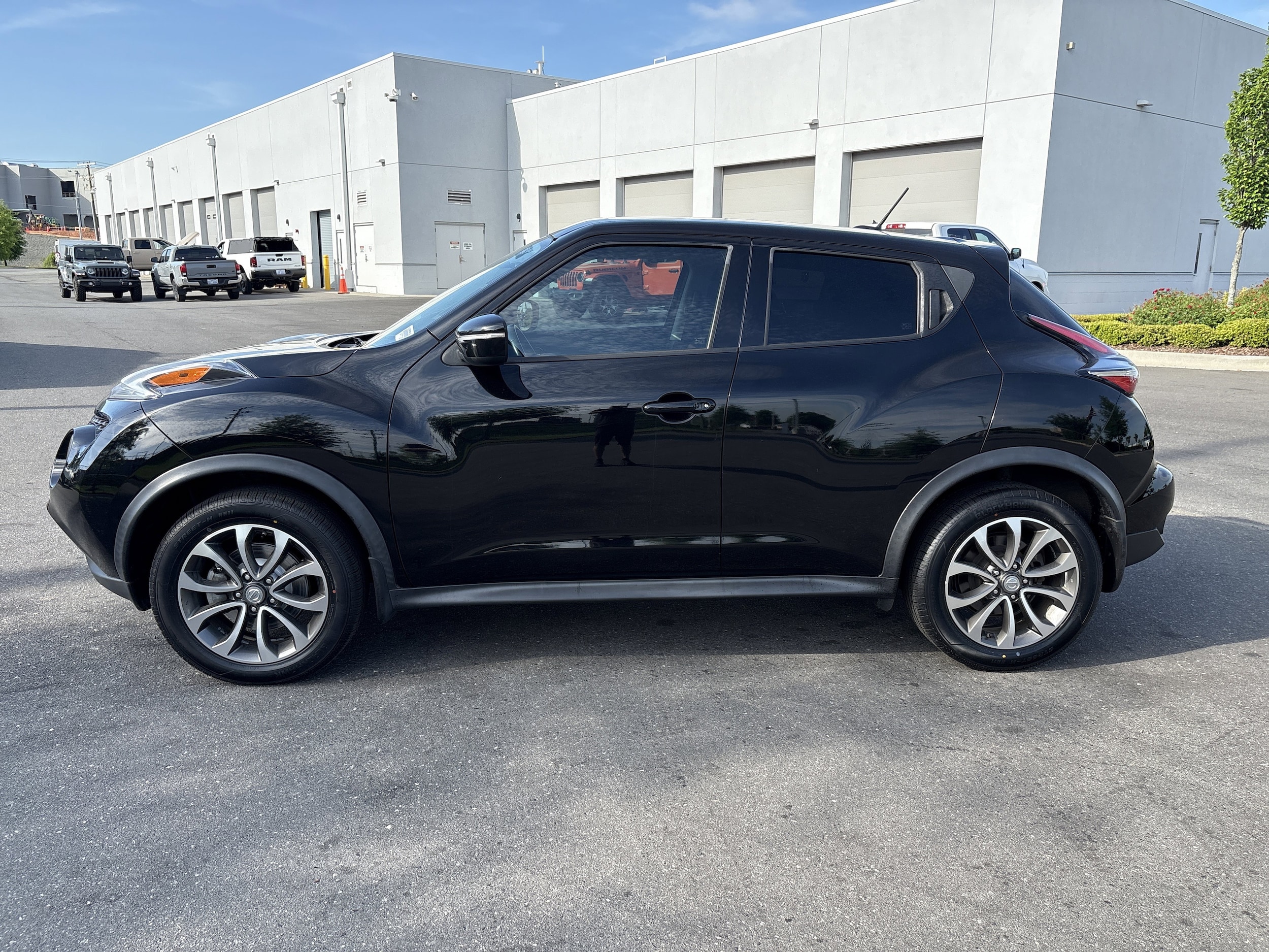 2017 Nissan Juke SV photo 5