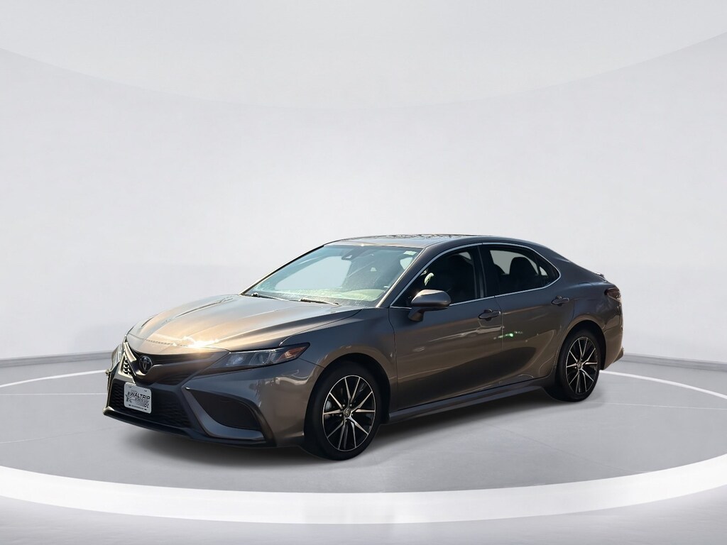 Used 2024 Toyota Camry SE Sedan