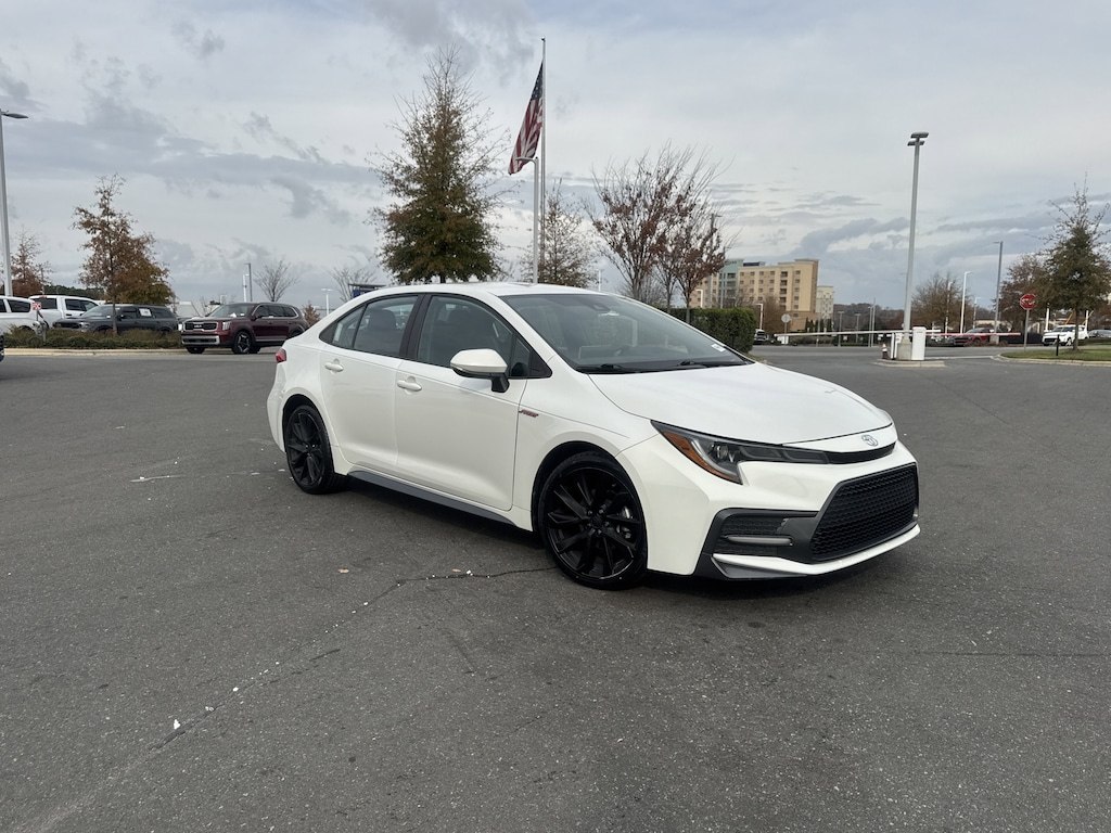 Used 2020 Toyota Corolla SE Sedan