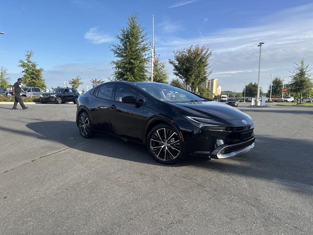 Used 2025 Toyota Prius XLE Hatchback