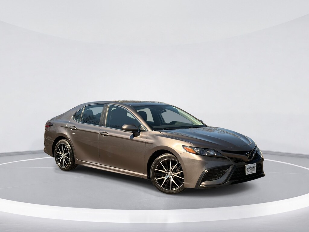 Used 2024 Toyota Camry SE Sedan