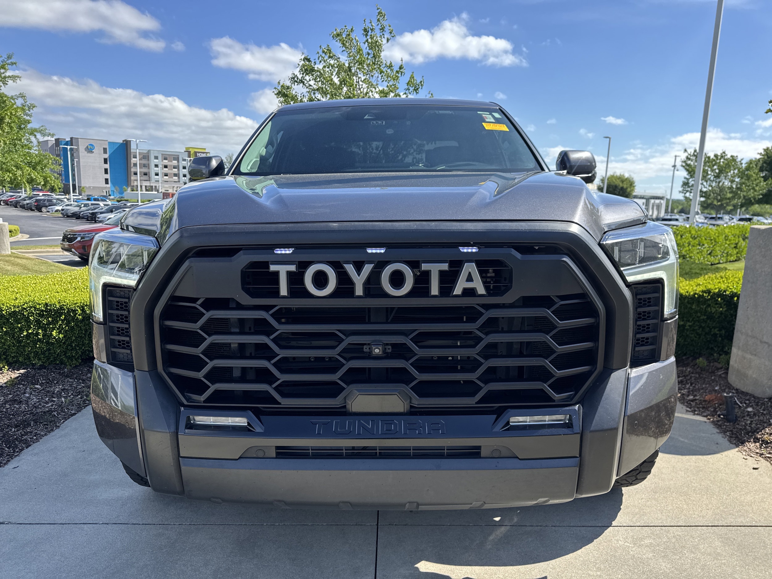 2022 Toyota Tundra 4WD Limited photo 4