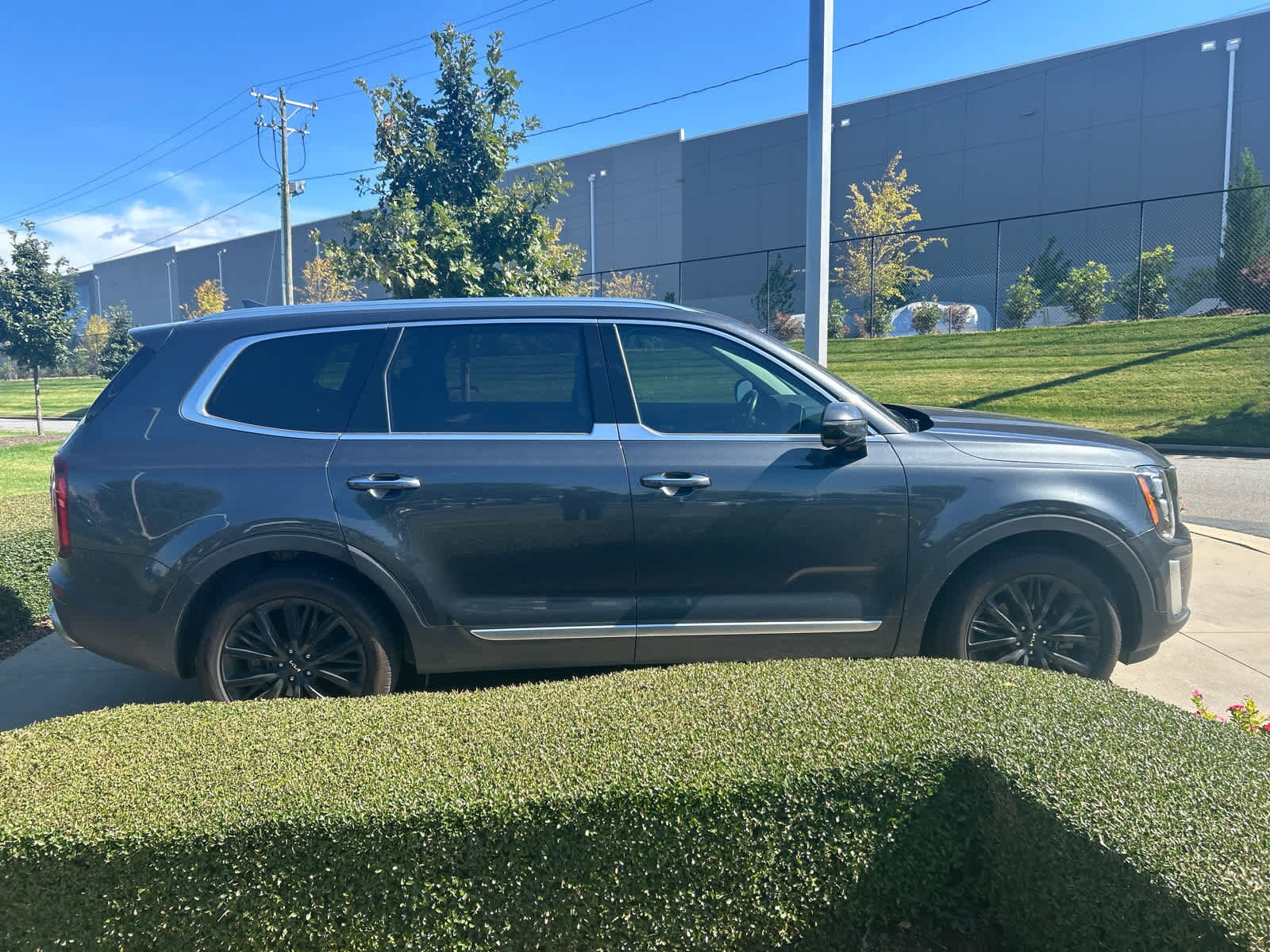 2022 Kia Telluride SX photo 2
