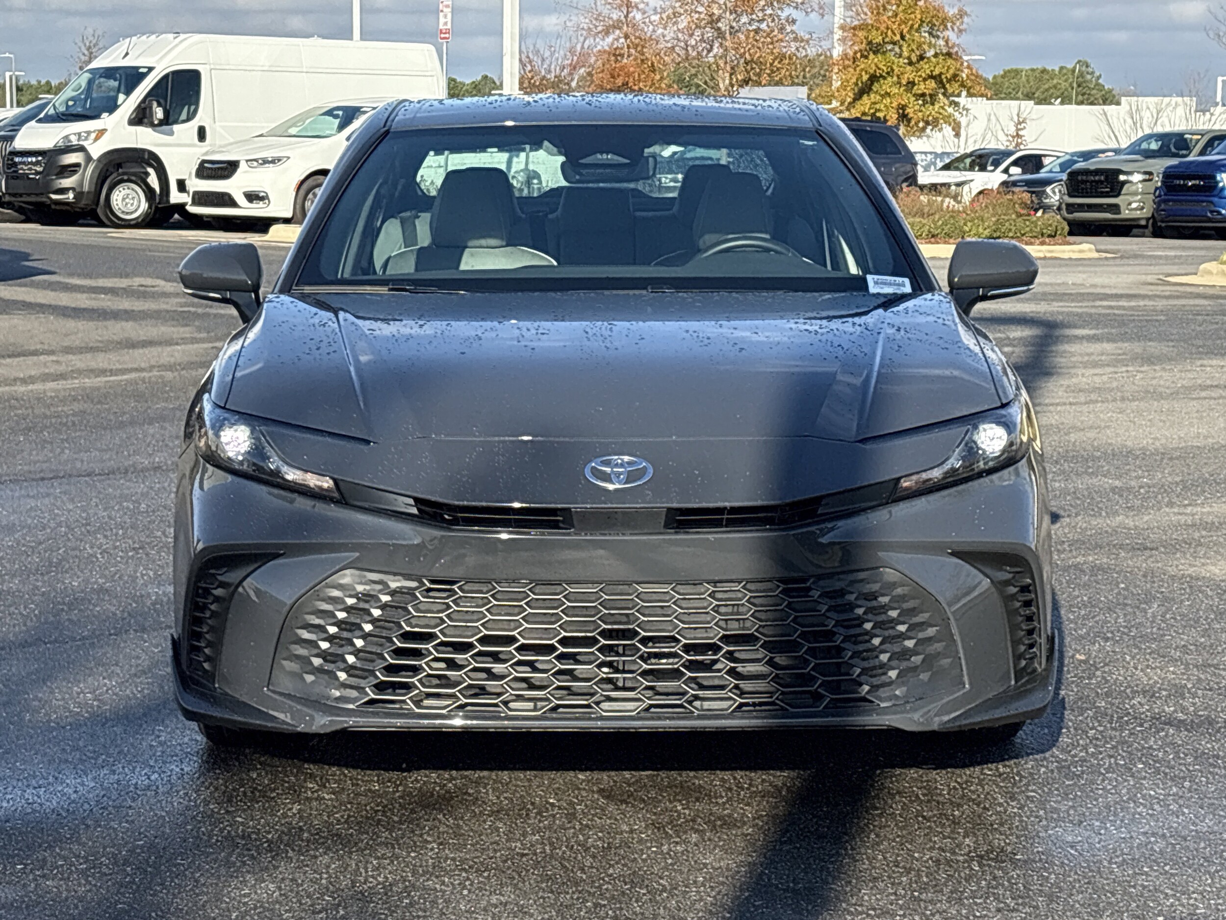 2025 Toyota Camry SE photo 3