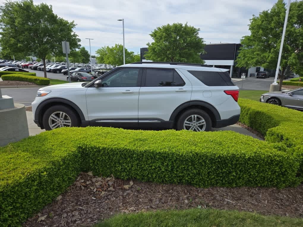 2021 Ford Explorer XLT photo 5
