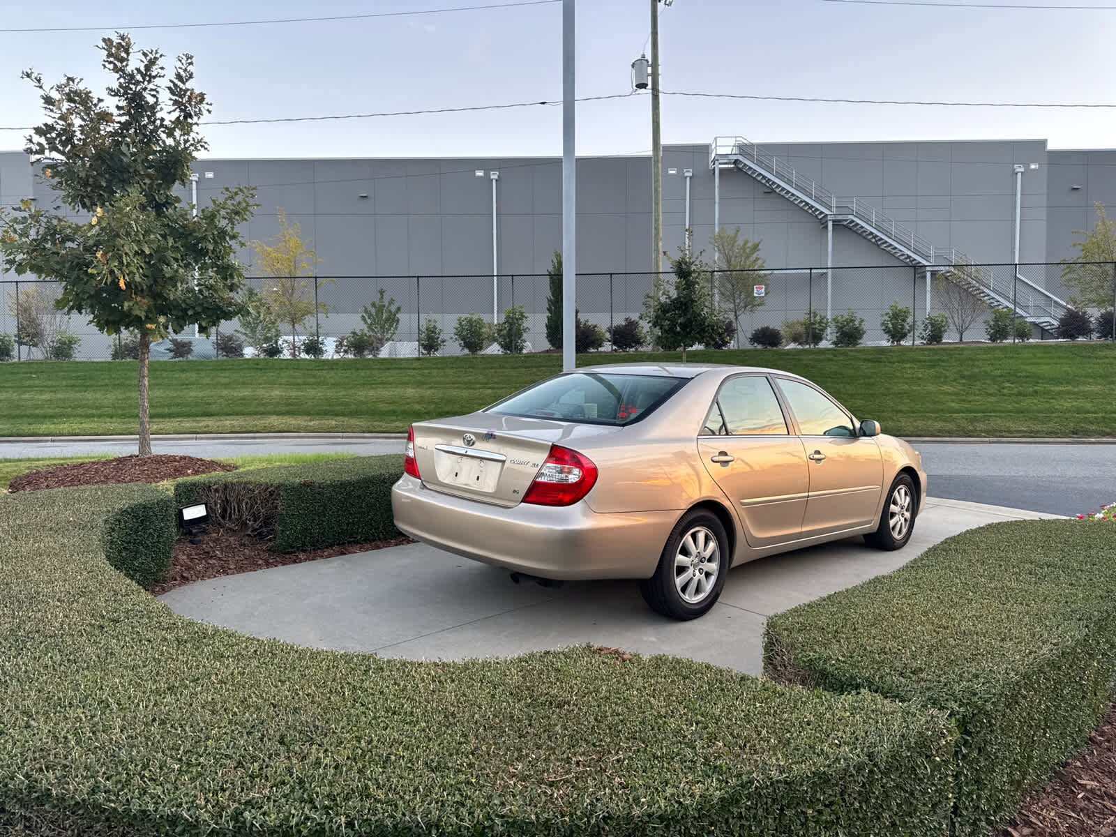 2004 Toyota Camry XLE photo 3
