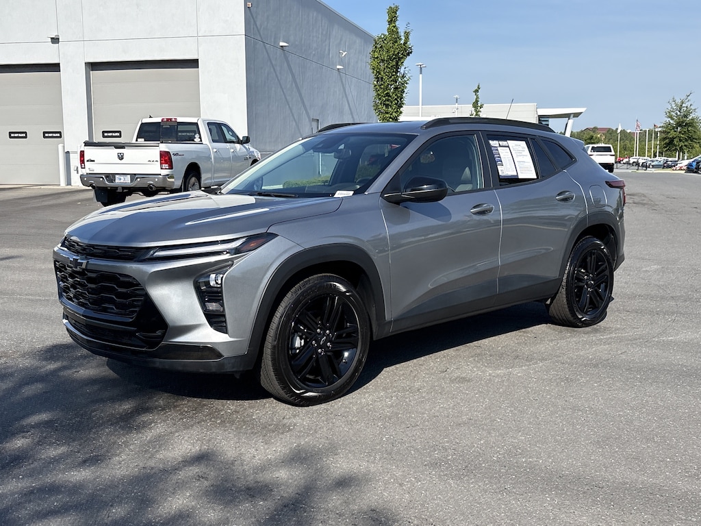 Used 2025 Chevrolet Trax ACTIV SUV