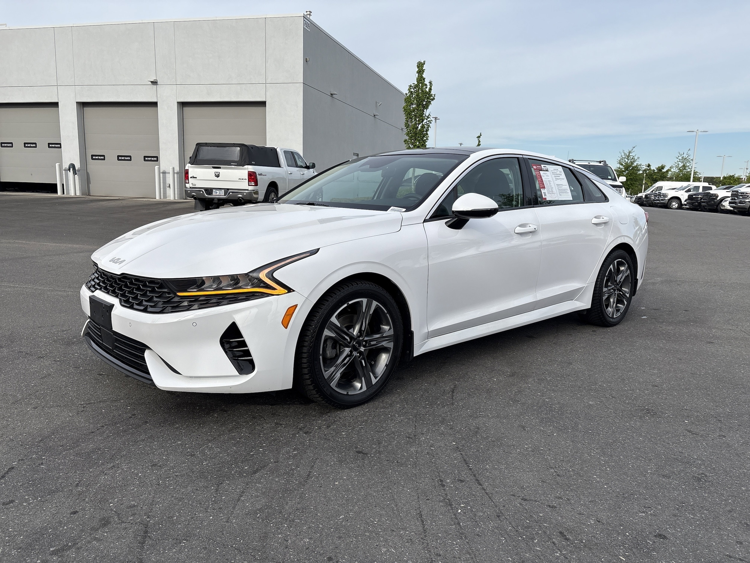 2022 Kia K5 EX photo 4