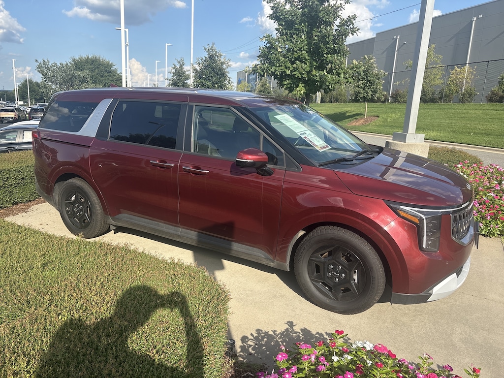 Used 2026 Kia Carnival LXS Minivan