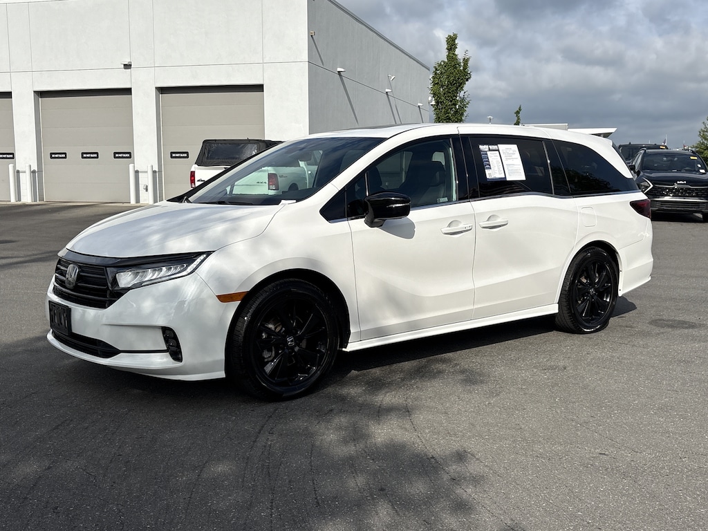 Used 2024 Honda Odyssey Sport Minivan