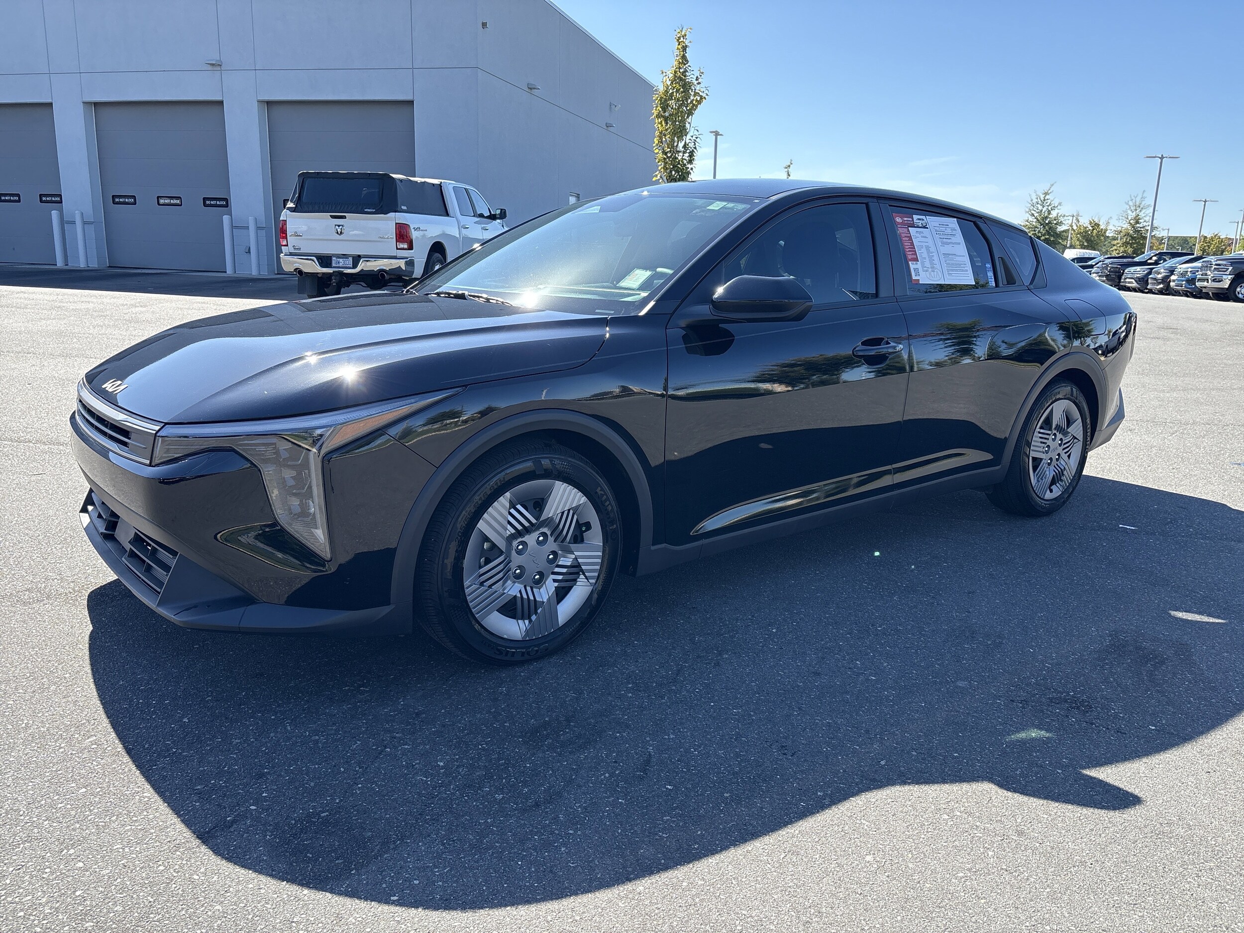 2025 Kia K4 LX photo 2