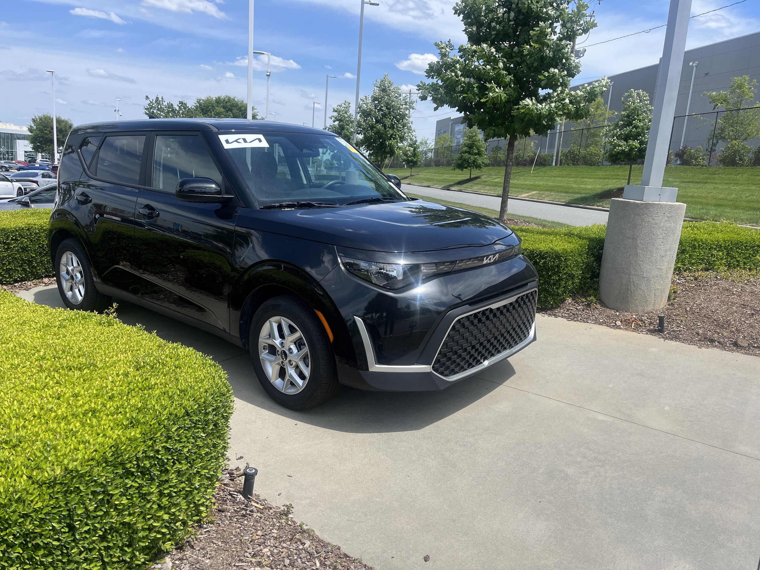 2025 Kia Soul LX photo 2
