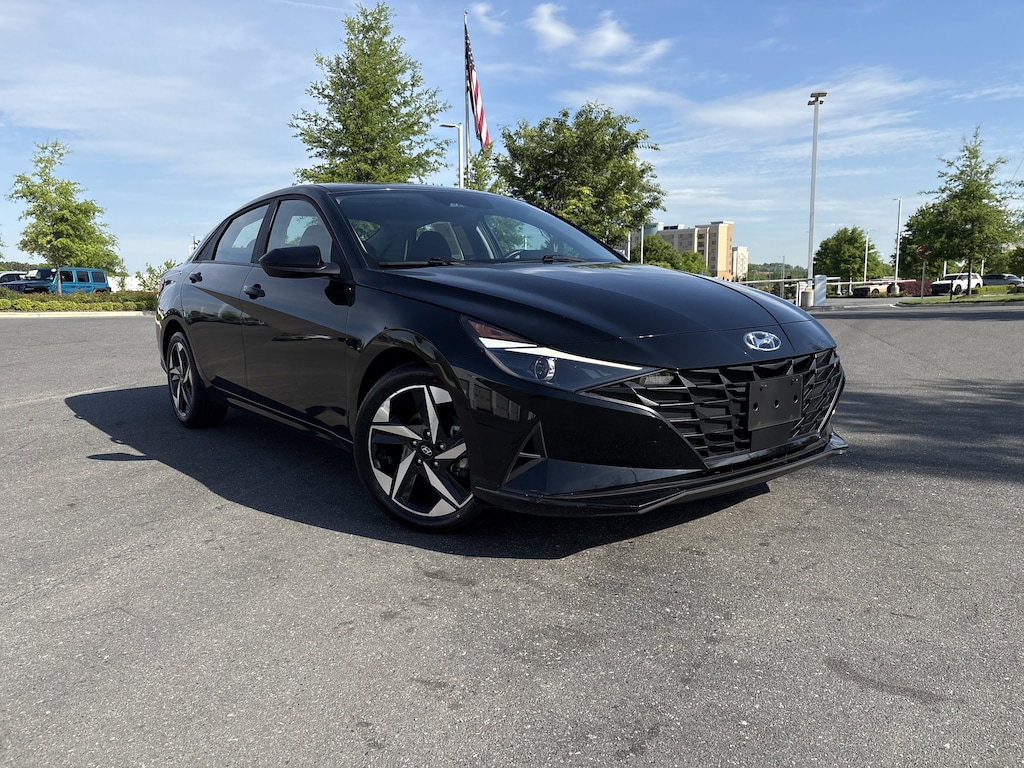 Used 2023 Hyundai Elantra SEL Sedan
