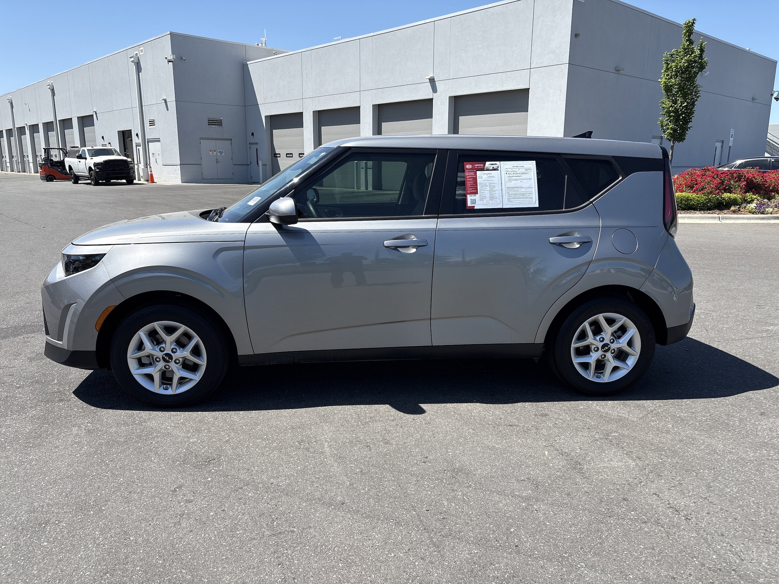 2025 Kia Soul LX photo 5
