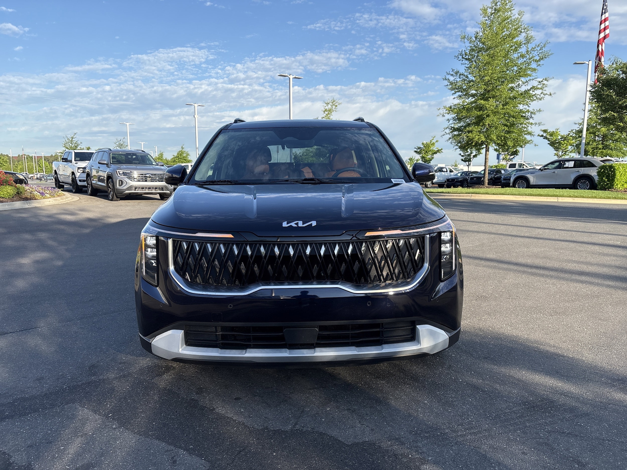 2025 Kia Carnival EX photo 2