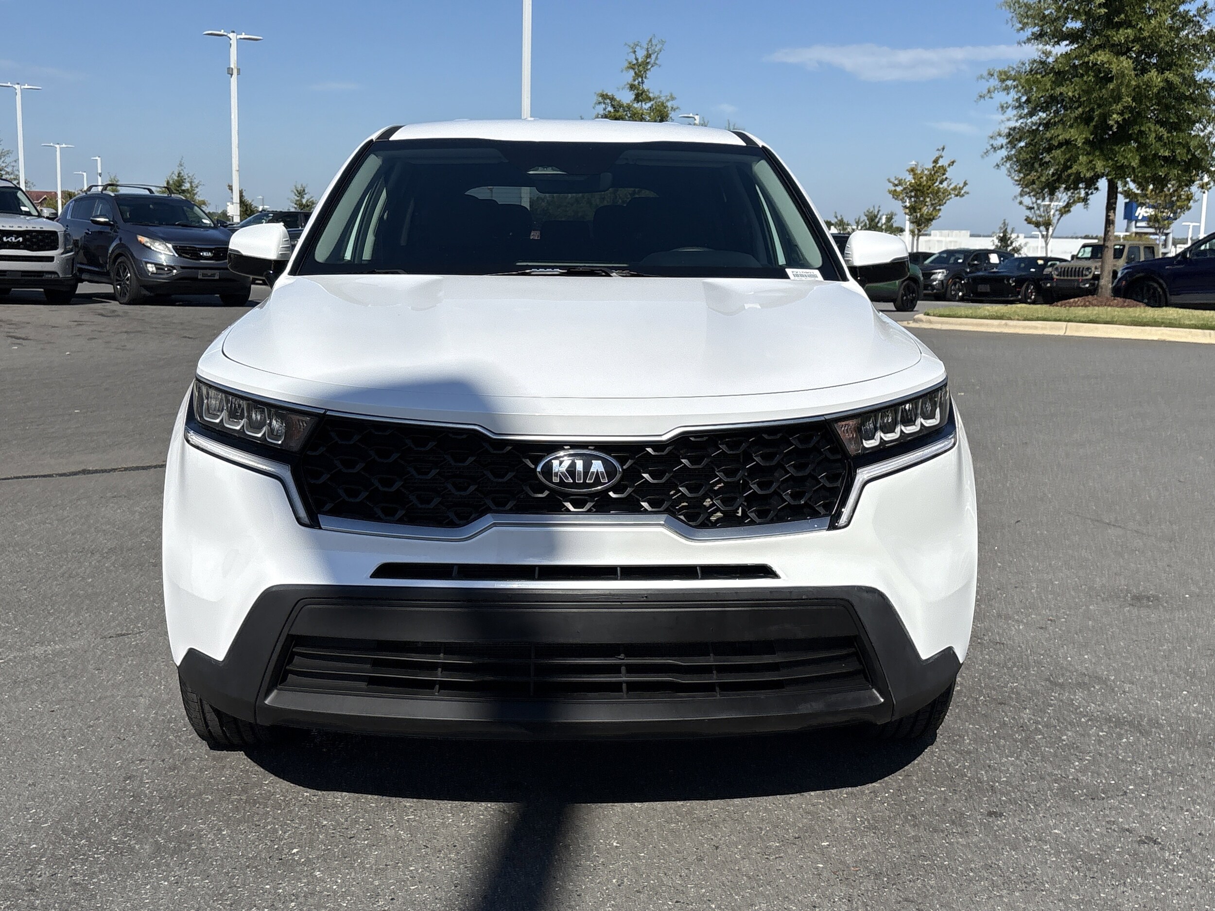 2021 Kia Sorento LX photo 2
