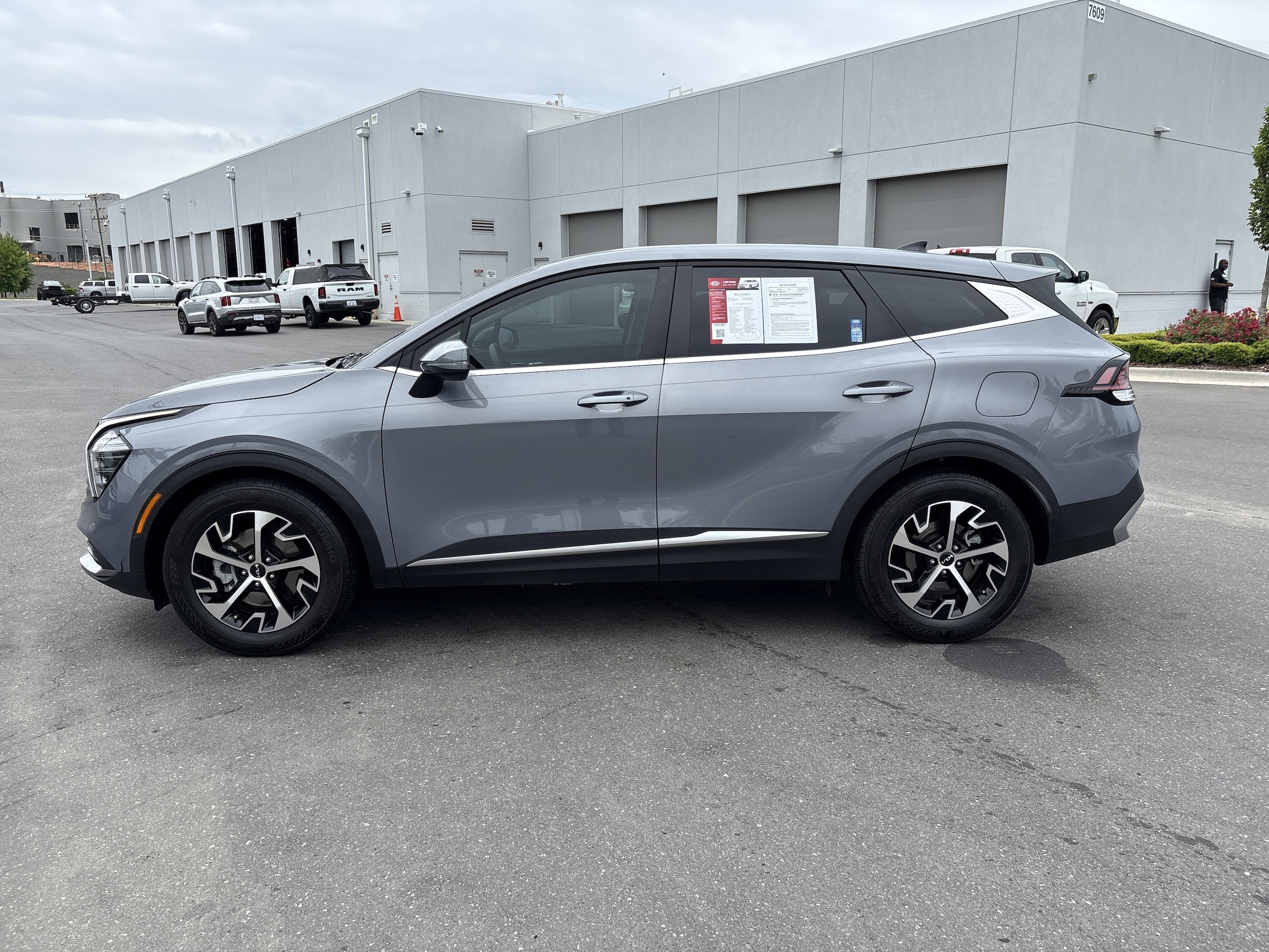 2024 Kia Sportage EX photo 5