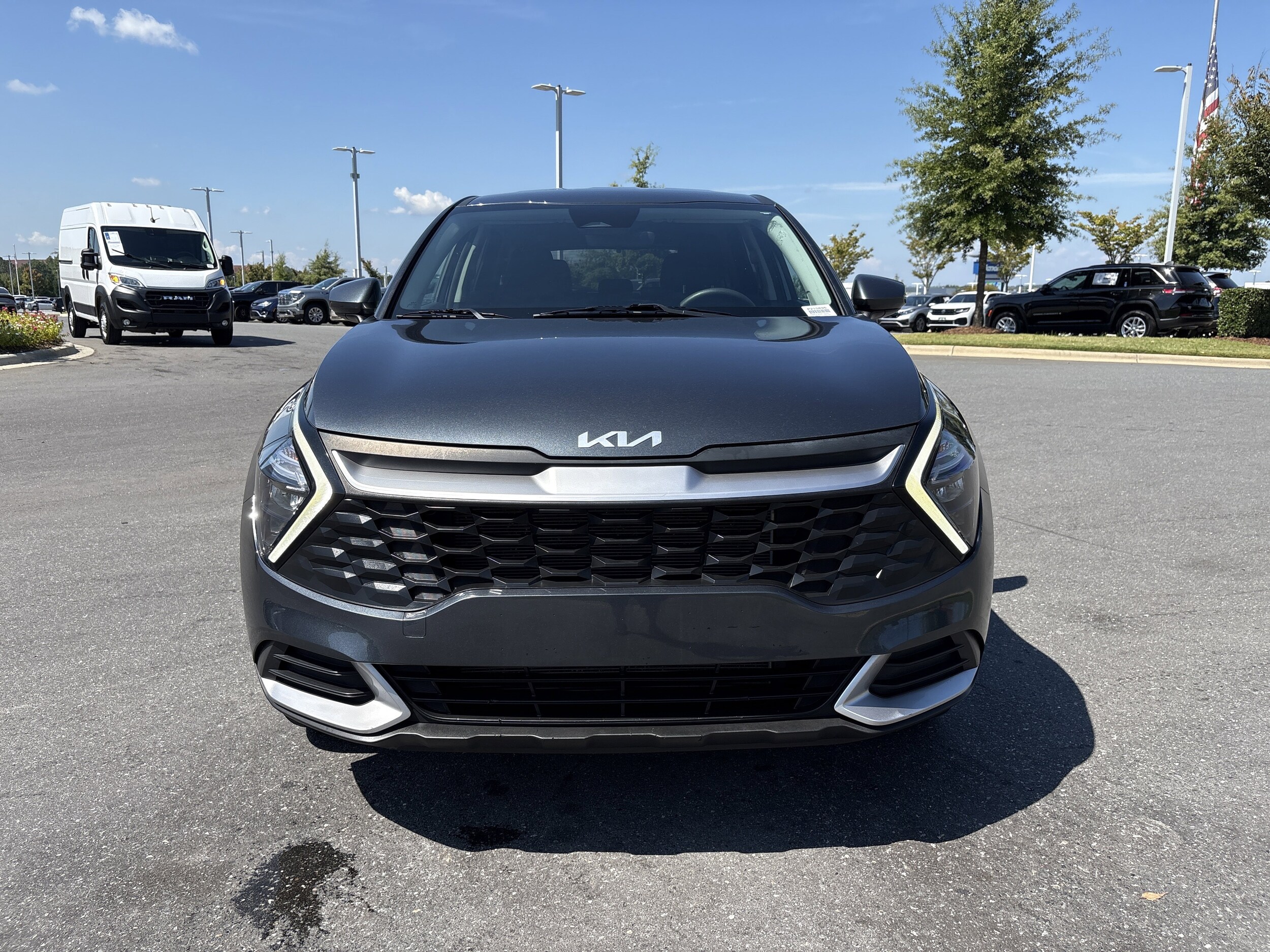 2023 Kia Sportage LX photo 2