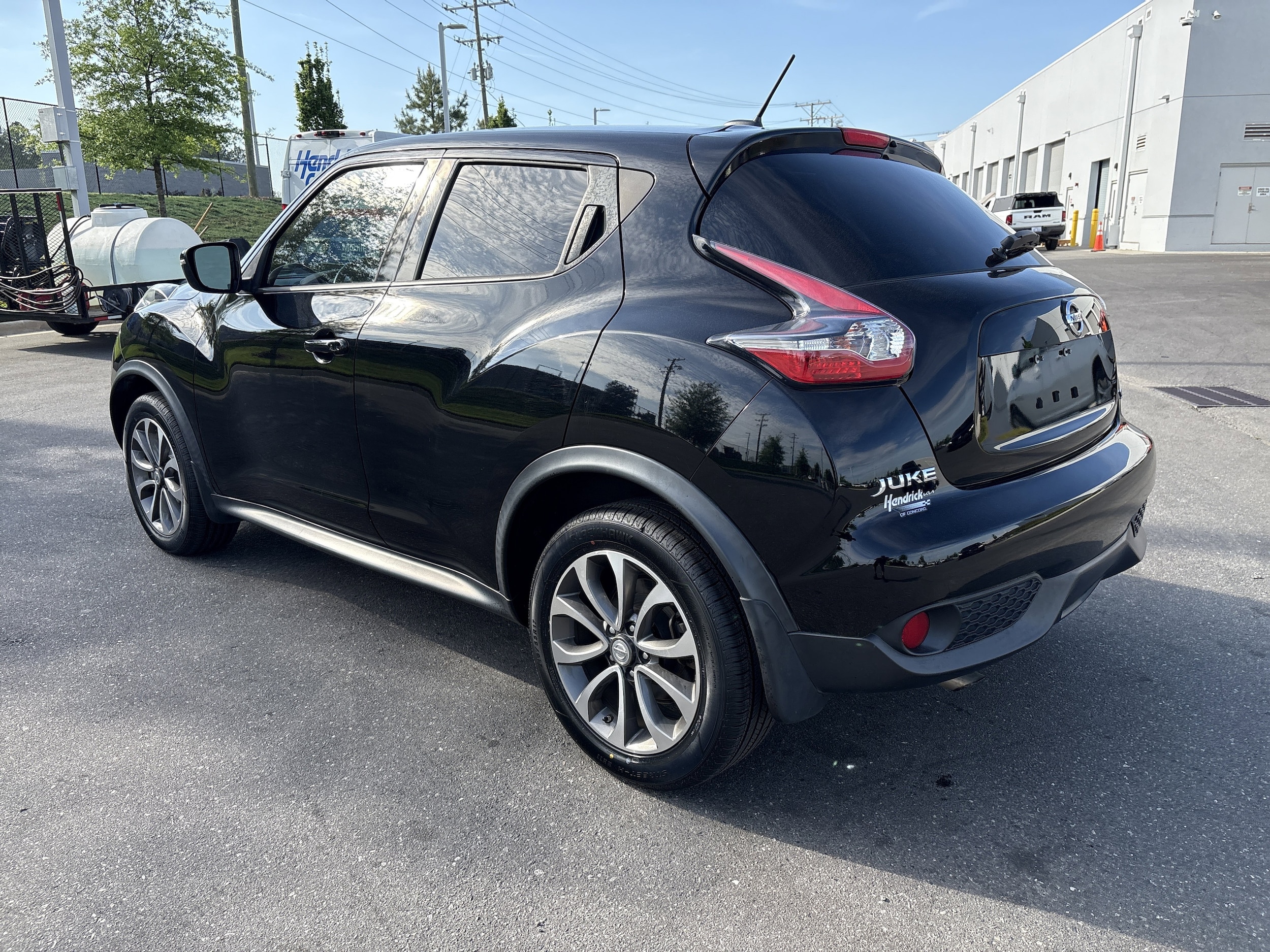 2017 Nissan Juke SV photo 6