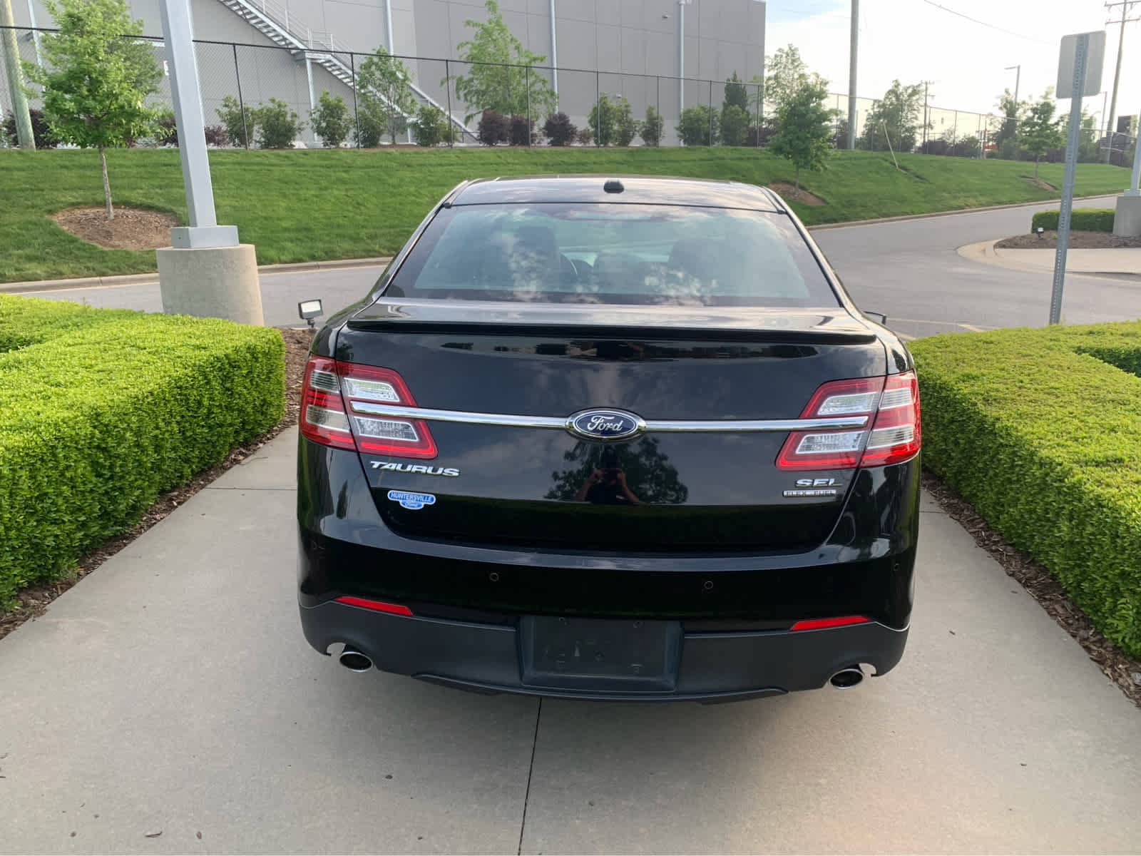 2018 Ford Taurus SEL photo 5