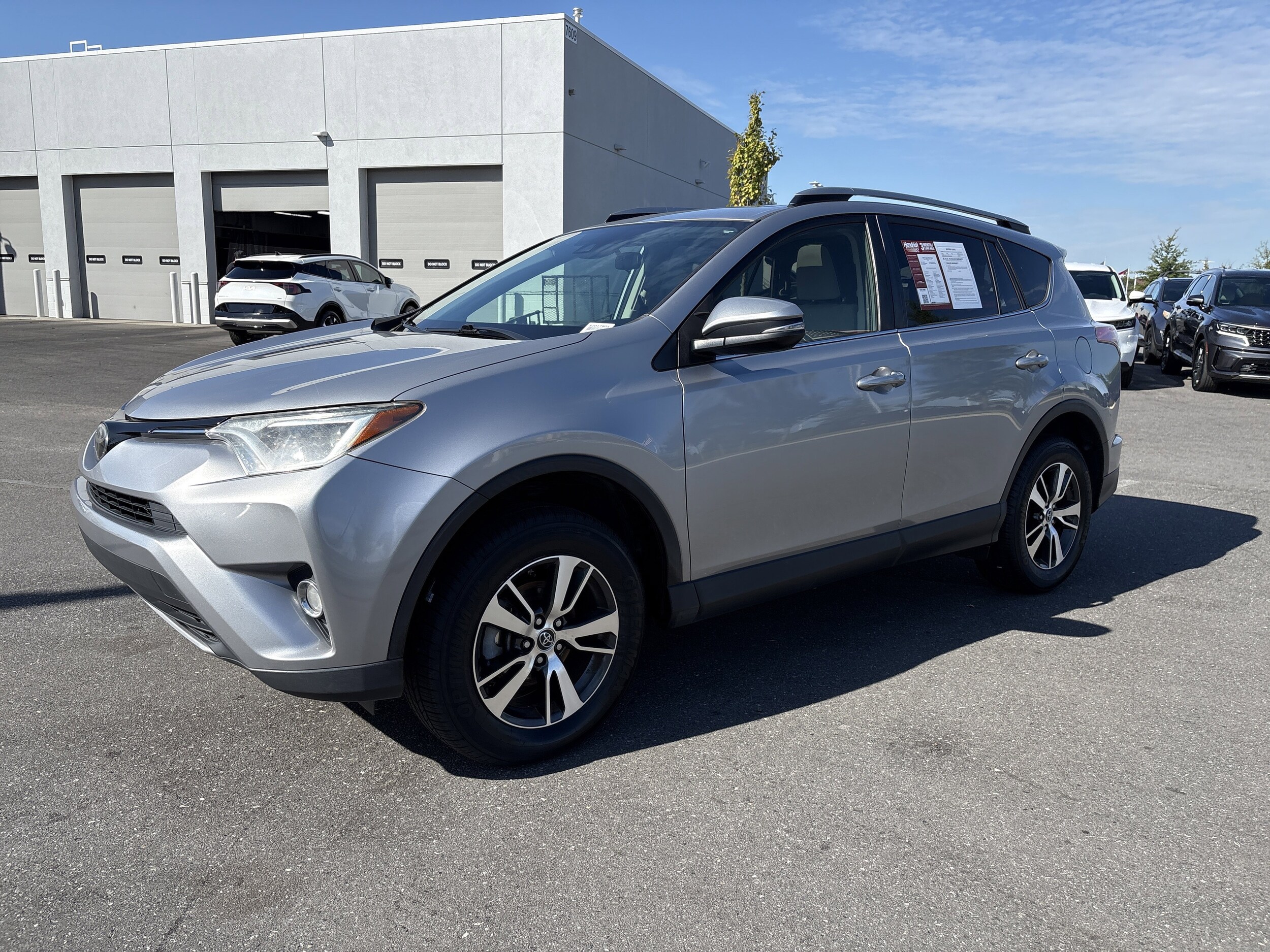 2018 Toyota RAV4 XLE photo 3