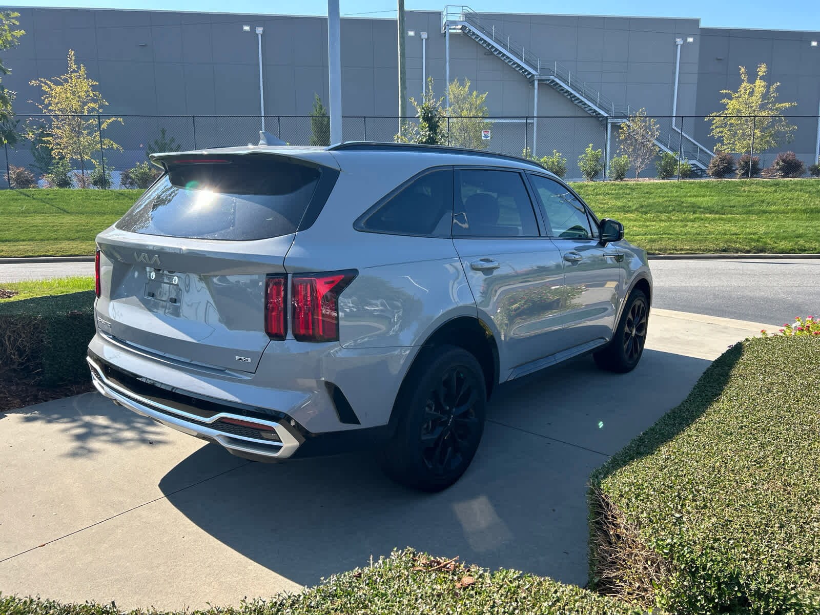 2023 Kia Sorento SX photo 2