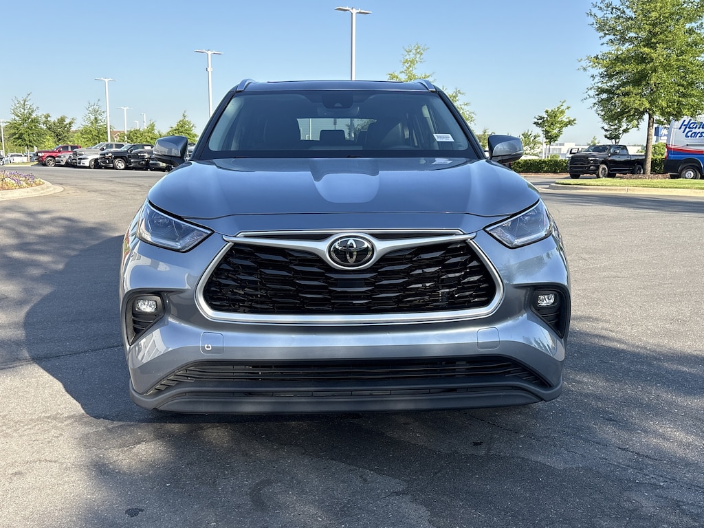 Used 2021 Toyota Highlander XLE SUV