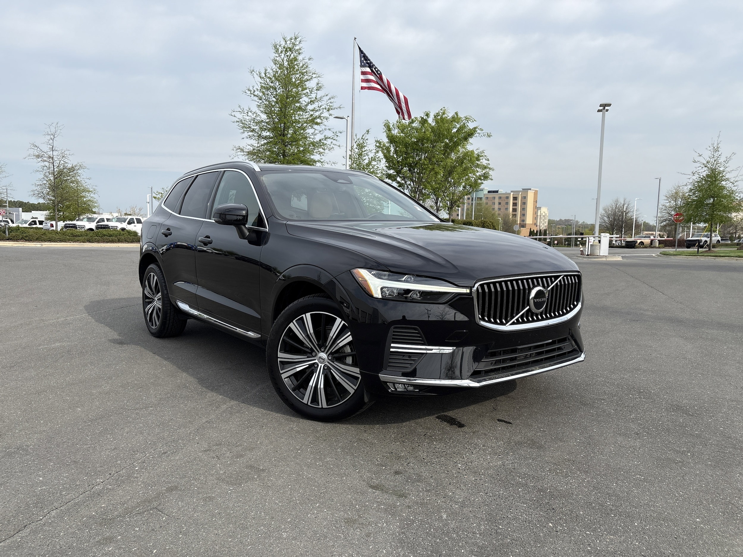 2022 Volvo XC60 Inscription photo 2