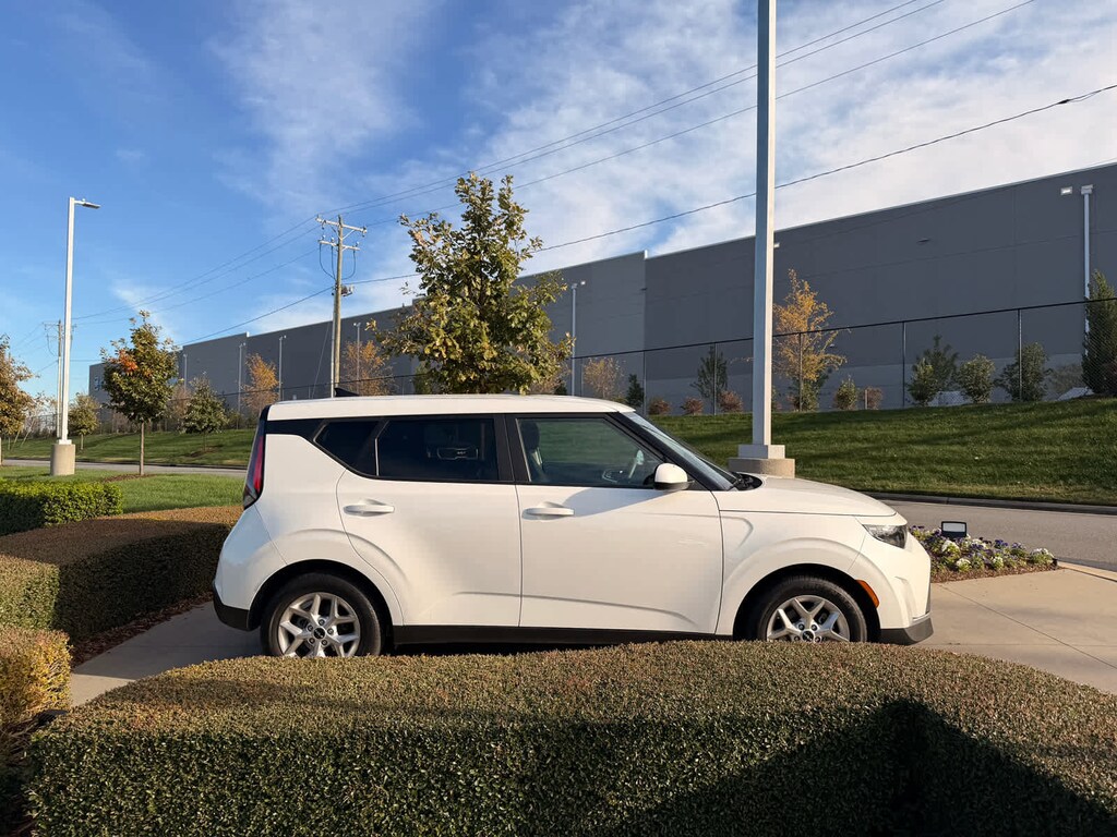 Certified 2023 Kia Soul LX Hatchback