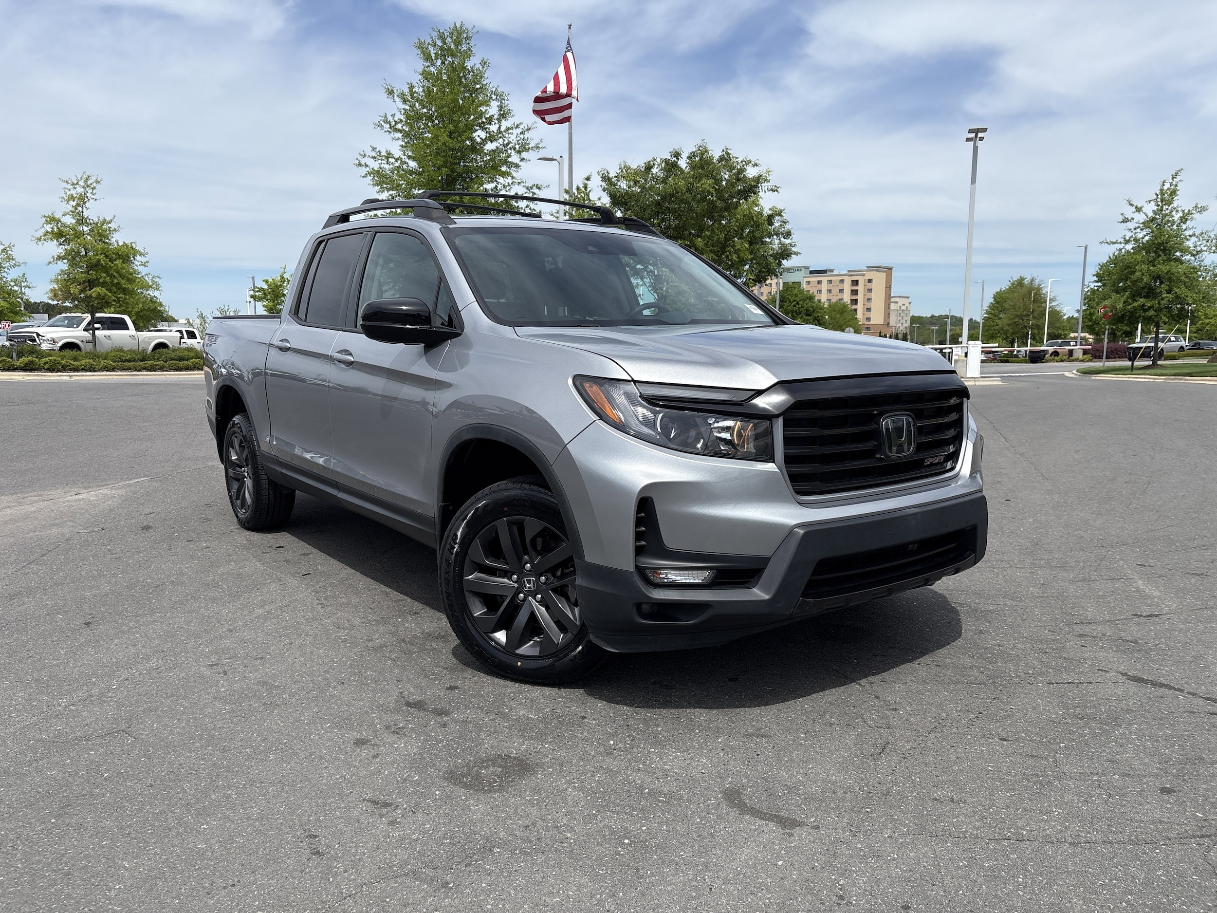 2021 Honda Ridgeline Sport photo 2