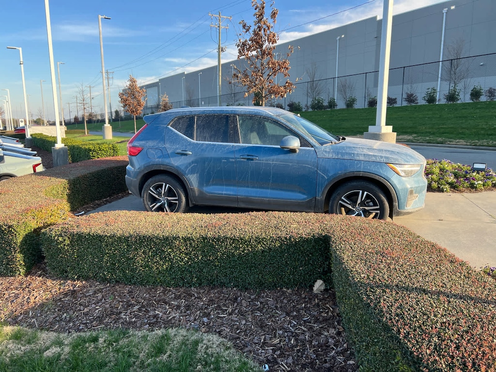 Used 2025 Volvo XC40 Core Bright Theme SUV