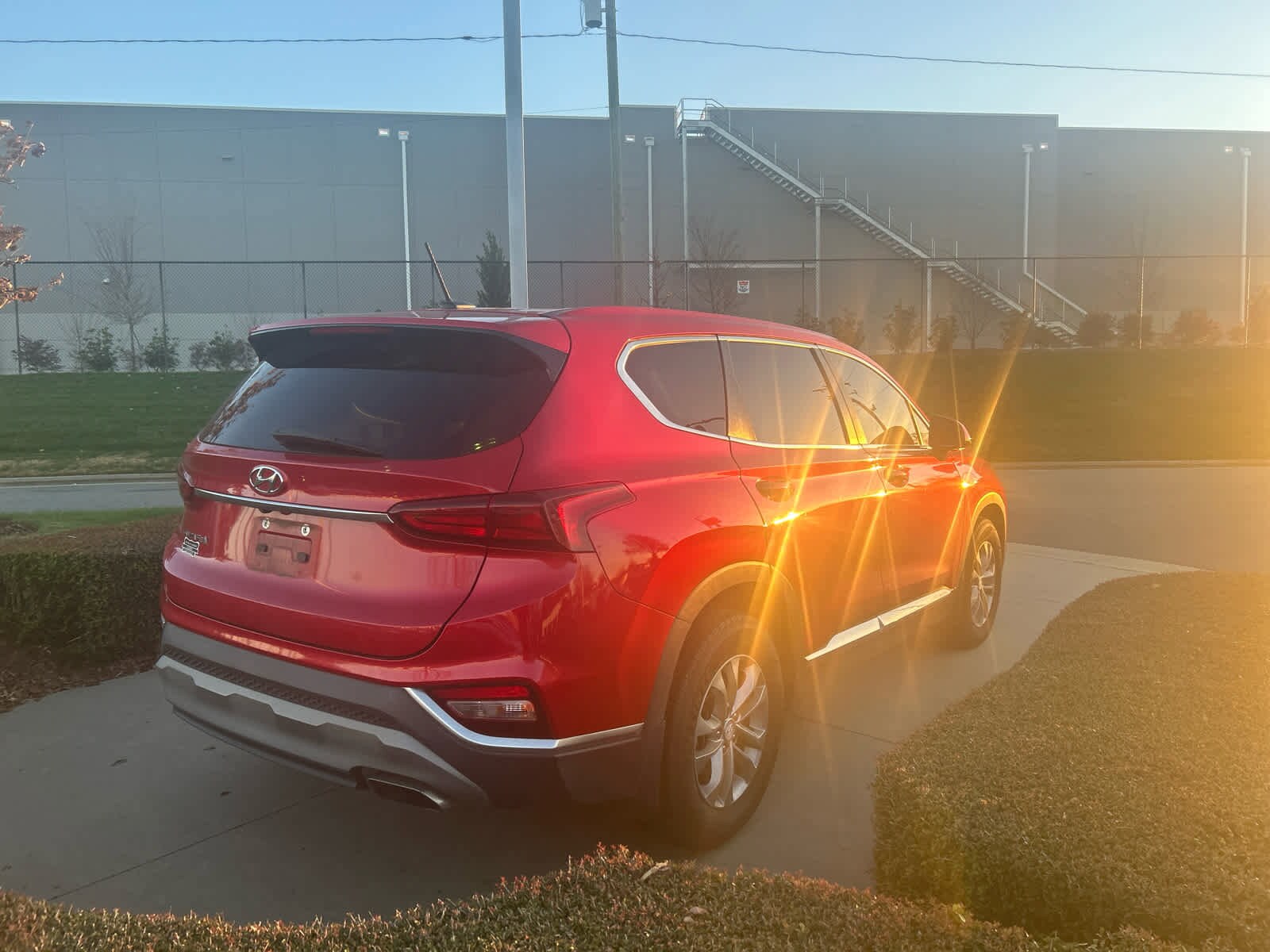 2020 Hyundai Santa Fe SE photo 2