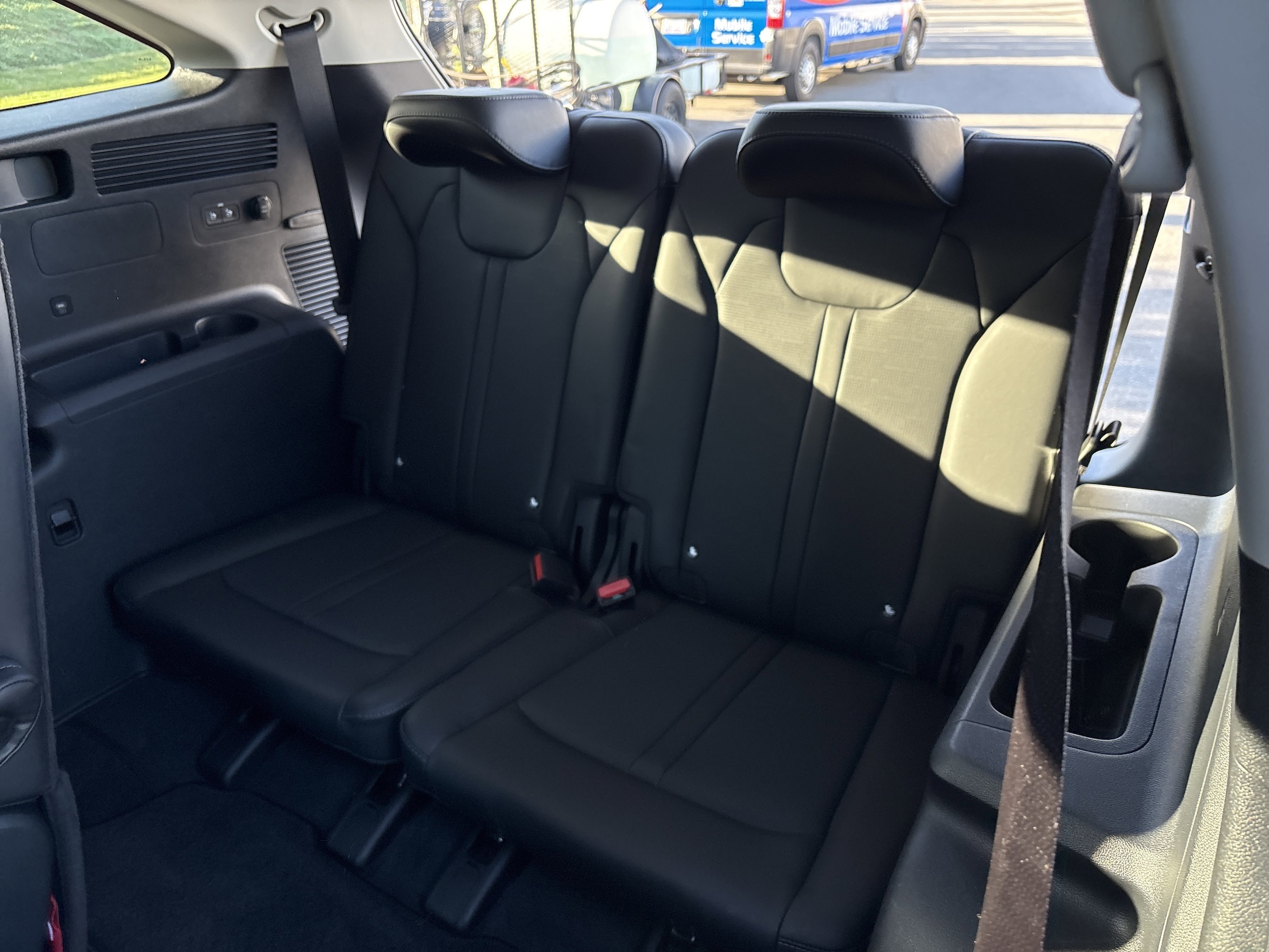 2025 Kia Sorento EX photo 3