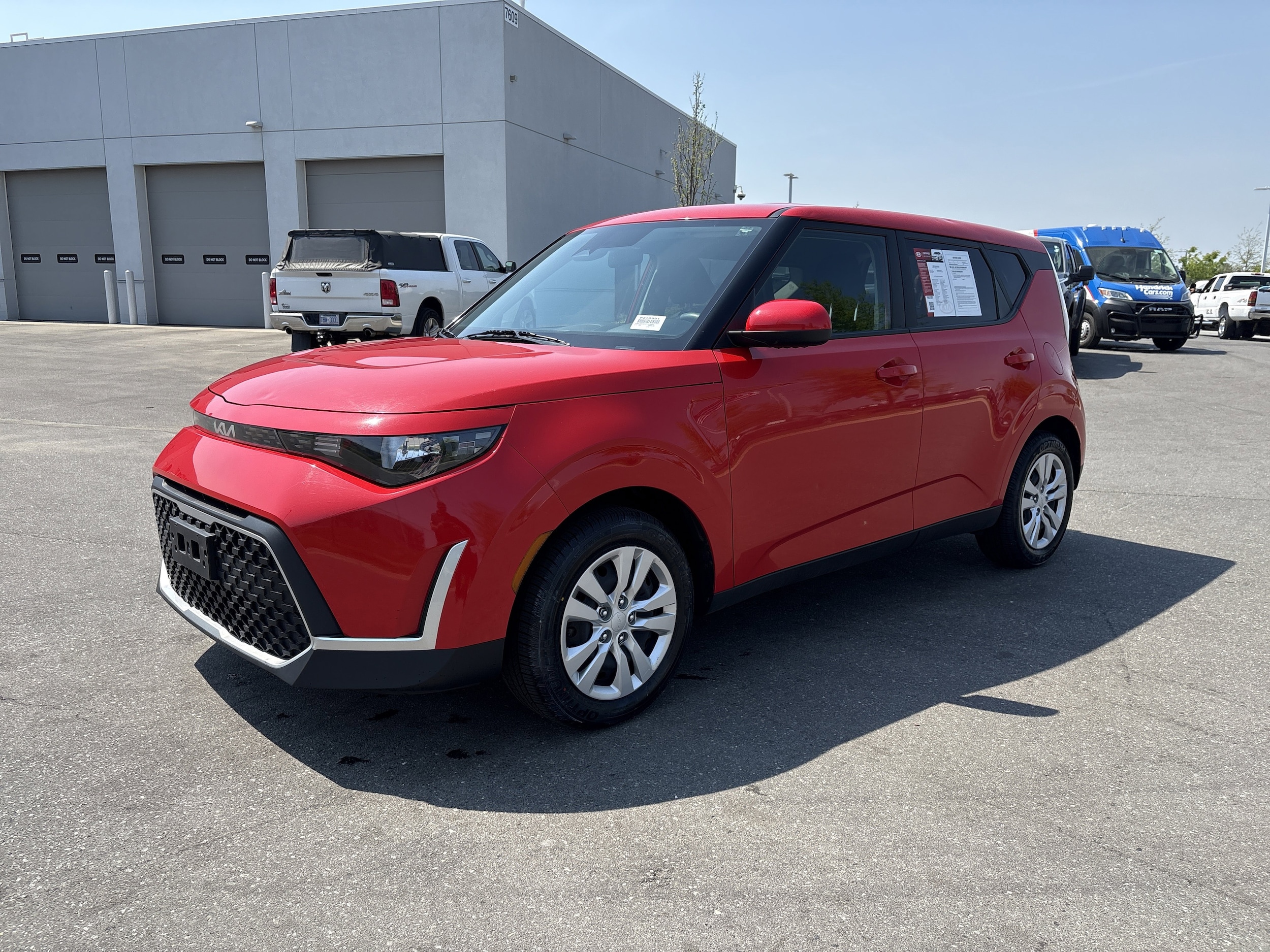 2023 Kia Soul LX photo 4