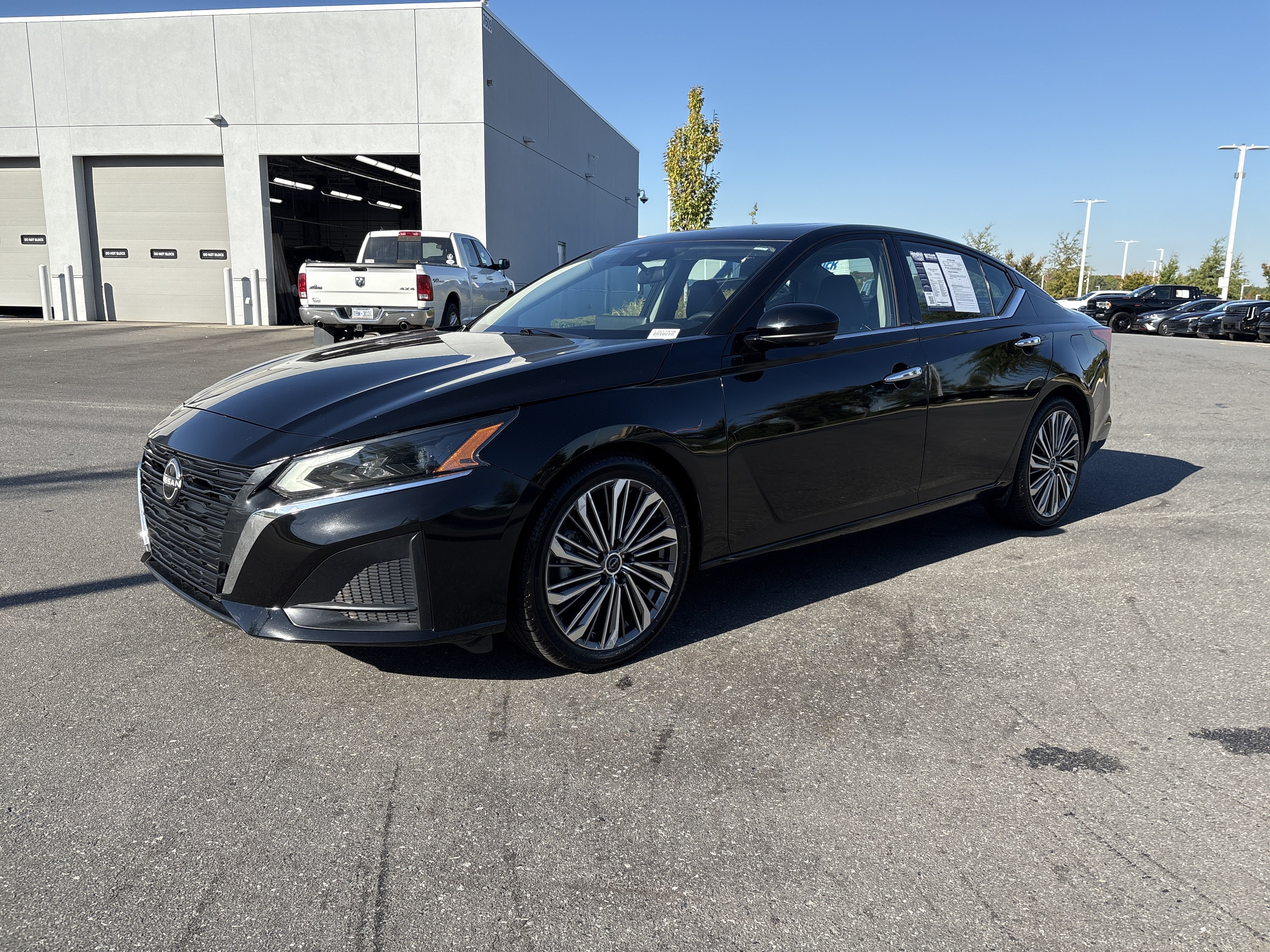 Used 2023 Nissan Altima 2.5 SL Sedan