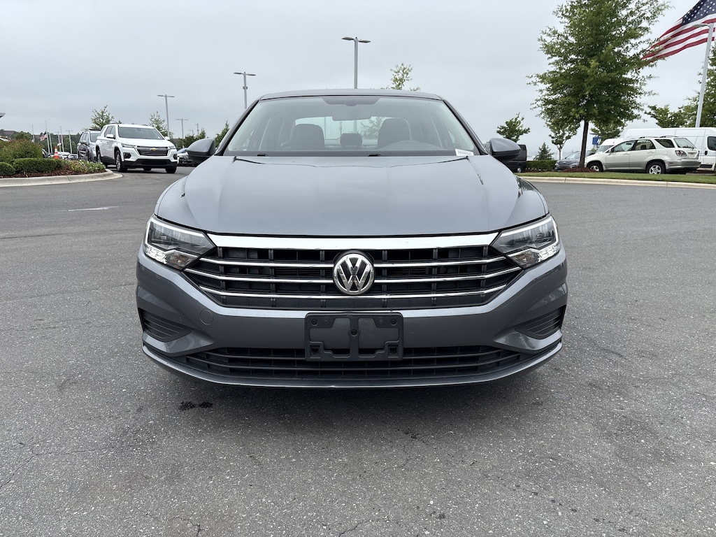 Used 2019 Volkswagen Jetta SE Sedan