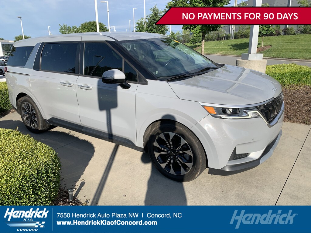 Used 2022 Kia Carnival EX Minivan