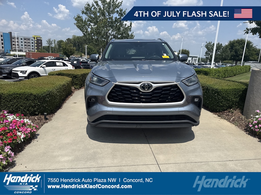 Used 2021 Toyota Highlander XLE SUV