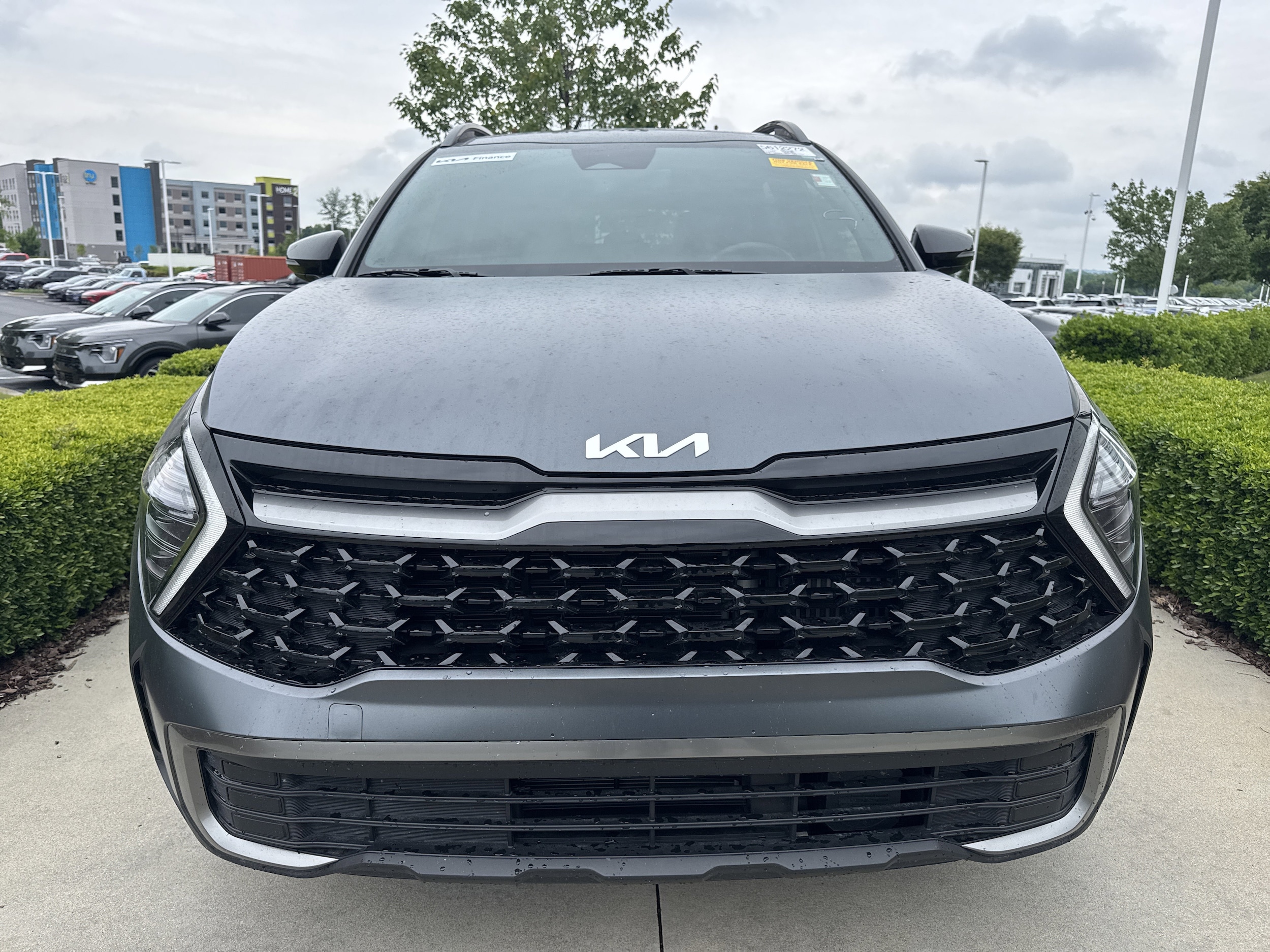 2024 Kia Sportage Plug-In Hybrid X-Line photo 3