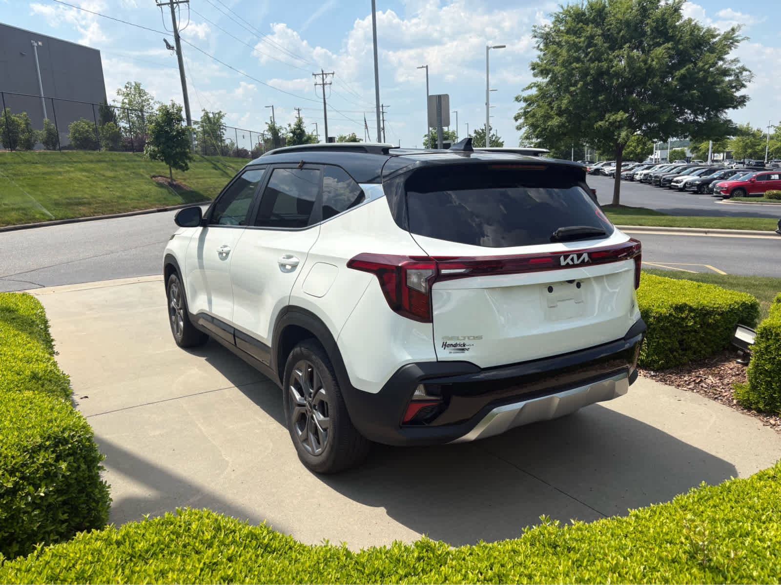 2024 Kia Seltos S photo 6