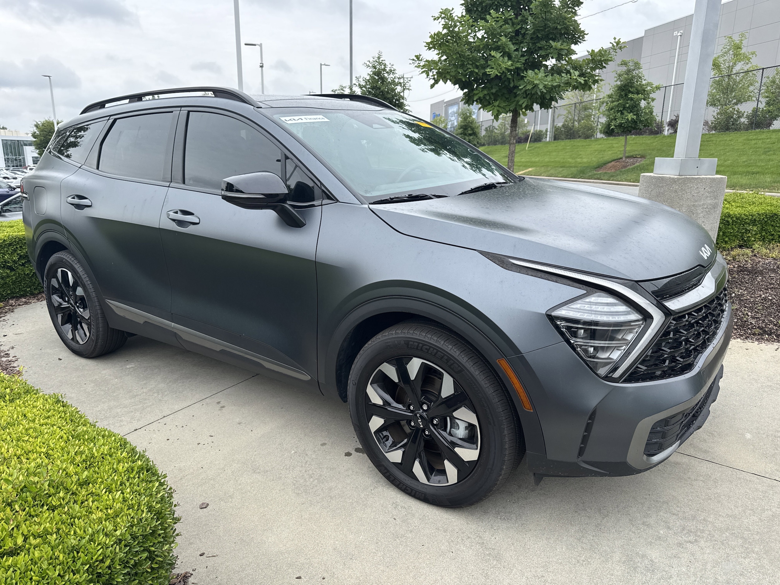 2024 Kia Sportage Plug-In Hybrid X-Line photo 2