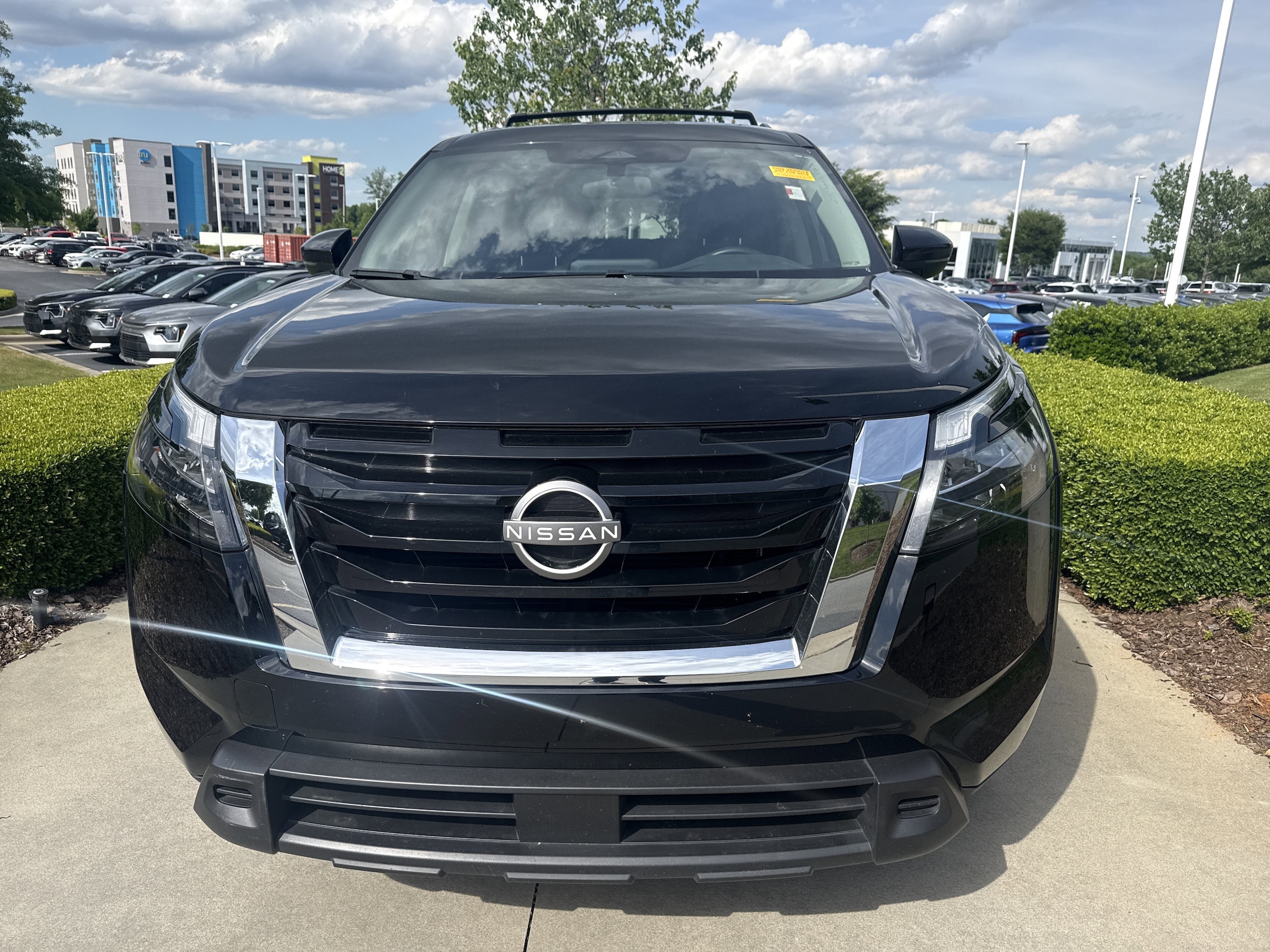 2024 Nissan Pathfinder SV photo 3