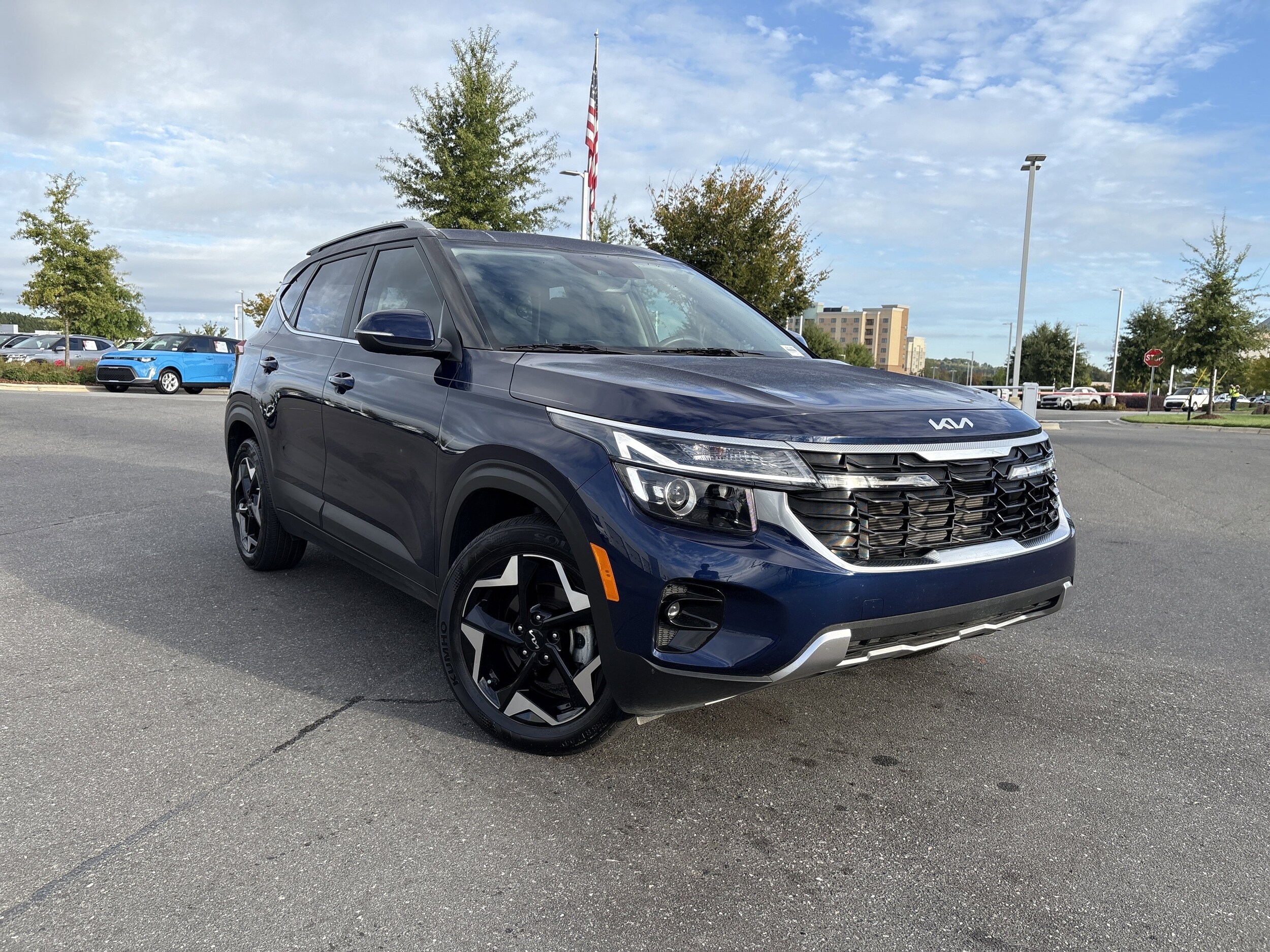 2025 Kia Seltos EX photo 2